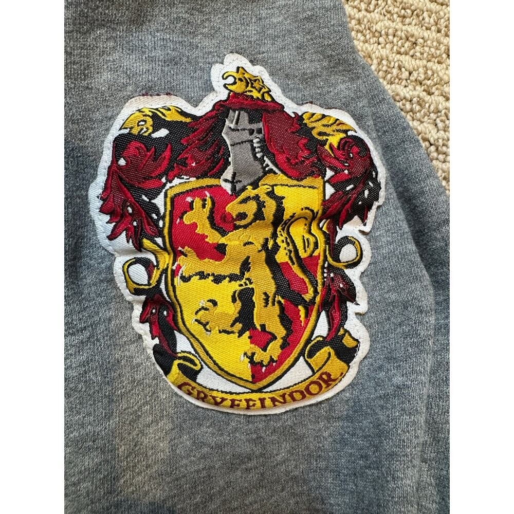 Harry Potter Gryffindor Crest Sweatshirt Pullover Gray Size L Wizarding World