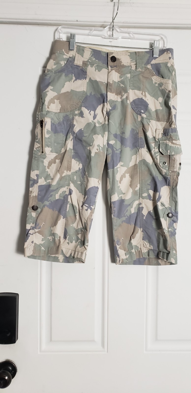 Old Navy Women’s Camo Cargo Shorts Size 8 Cotton/Spandex Stretch Pockets