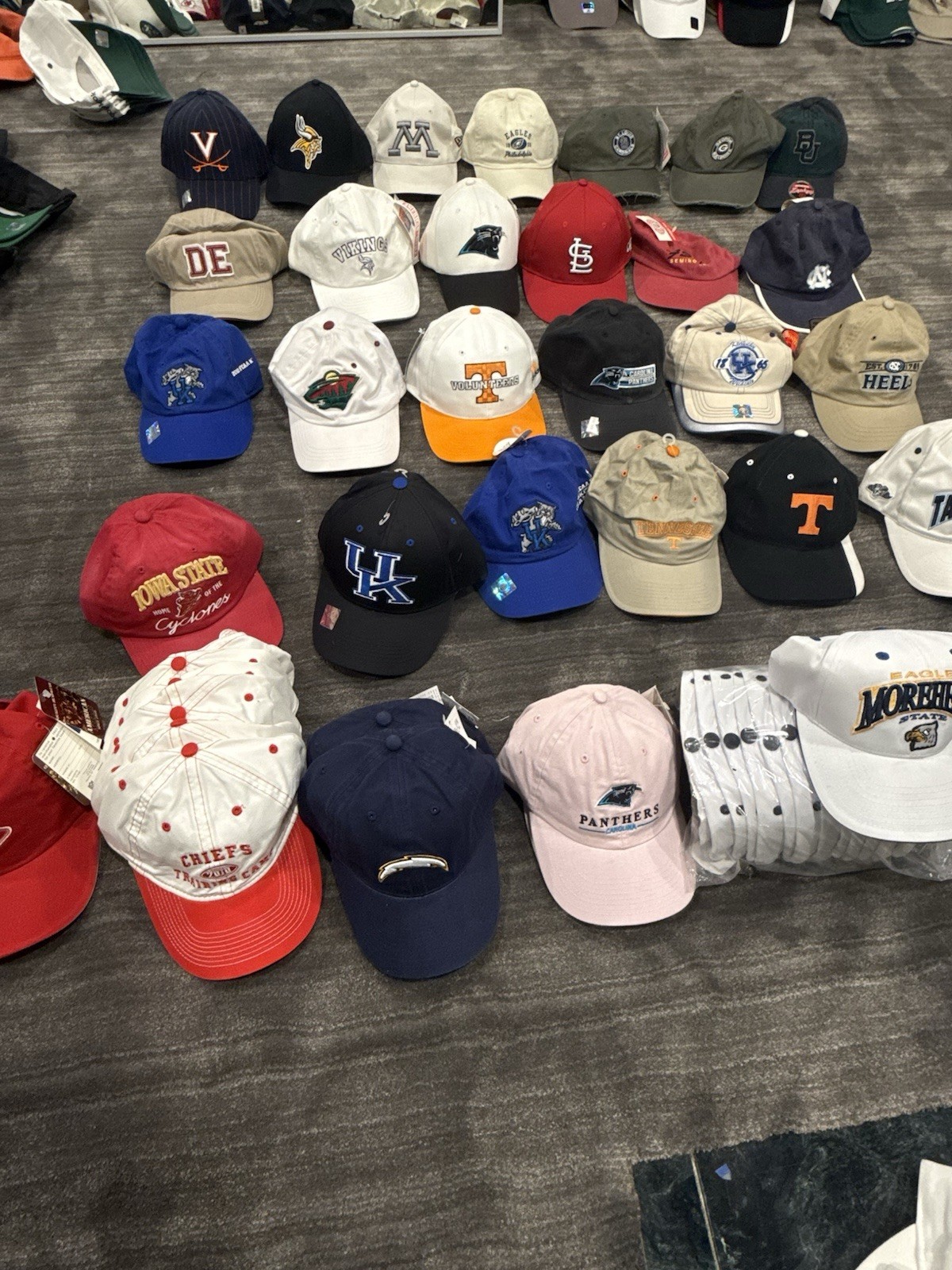 🔥 25 RANDOM NEW HAT LOT – WHOLESALE BULK DEAL 🔥