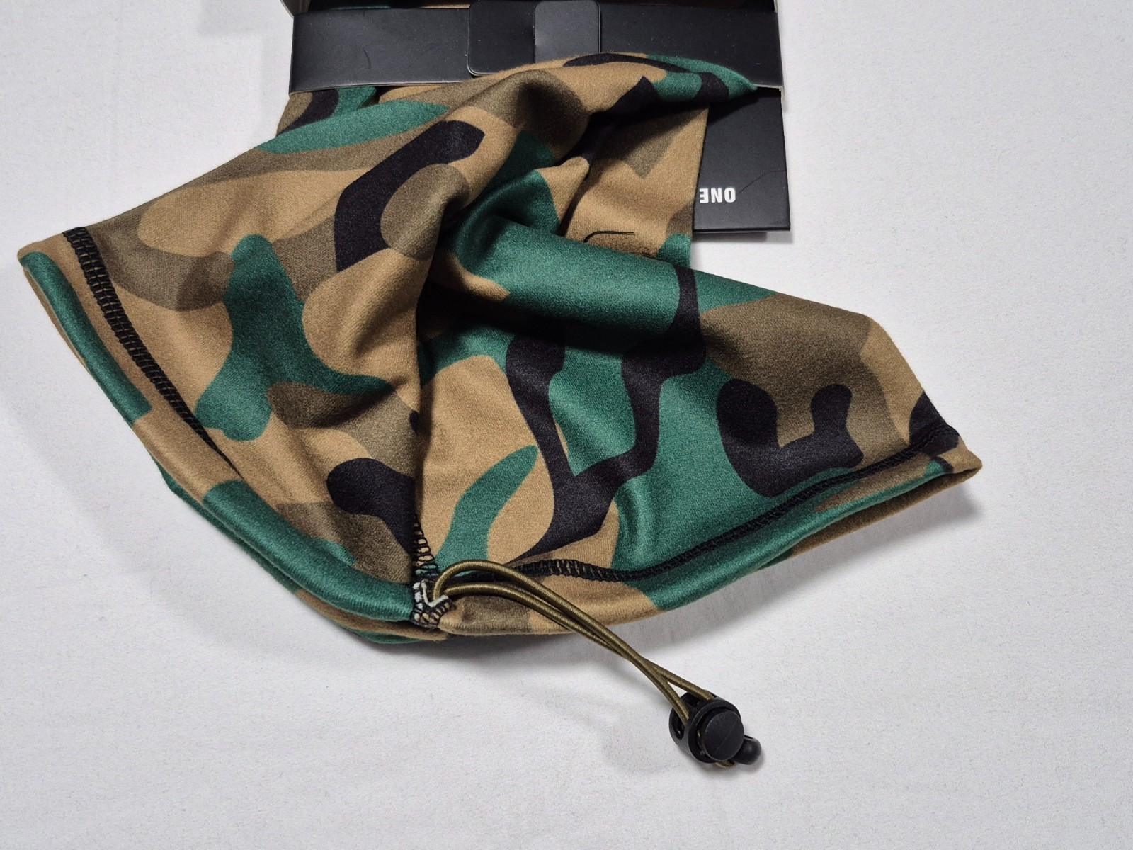 Hurley Multi-Functional Seamless Wear Gaiter Face Neck Warmer One Size Microflec