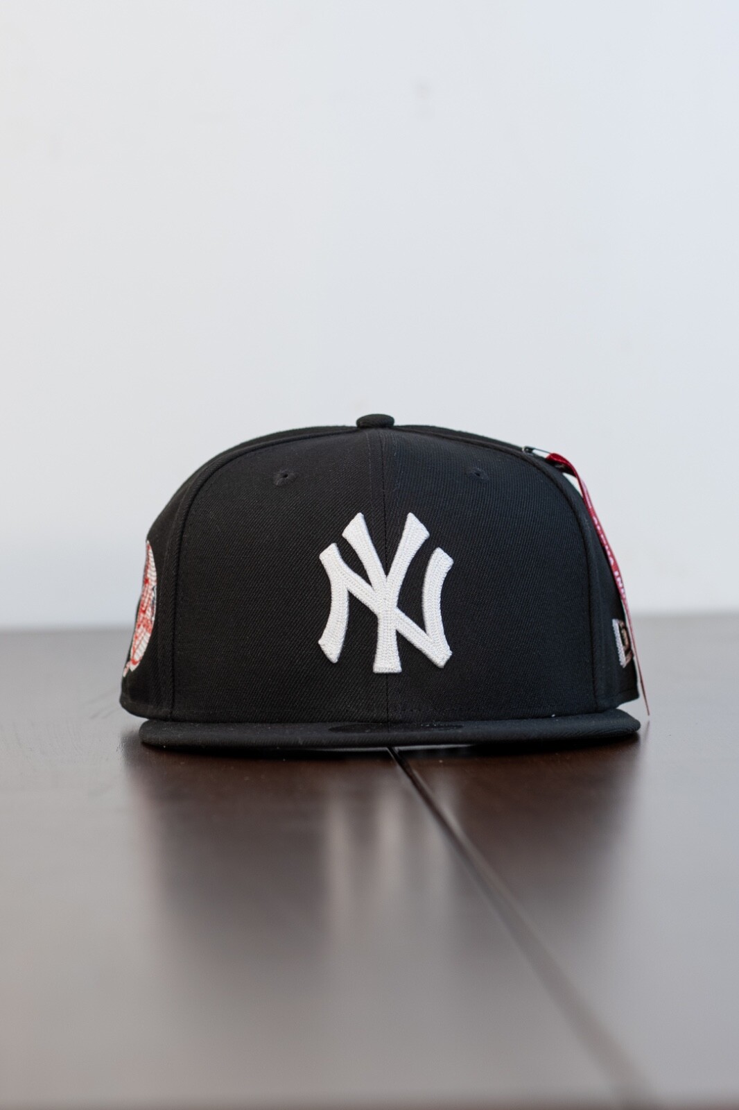 [ BRAND NEW ] NEW ERA X ALPHA INDUSTRIES NY YANKEES BLACK 9FIFTY SNAPBACK