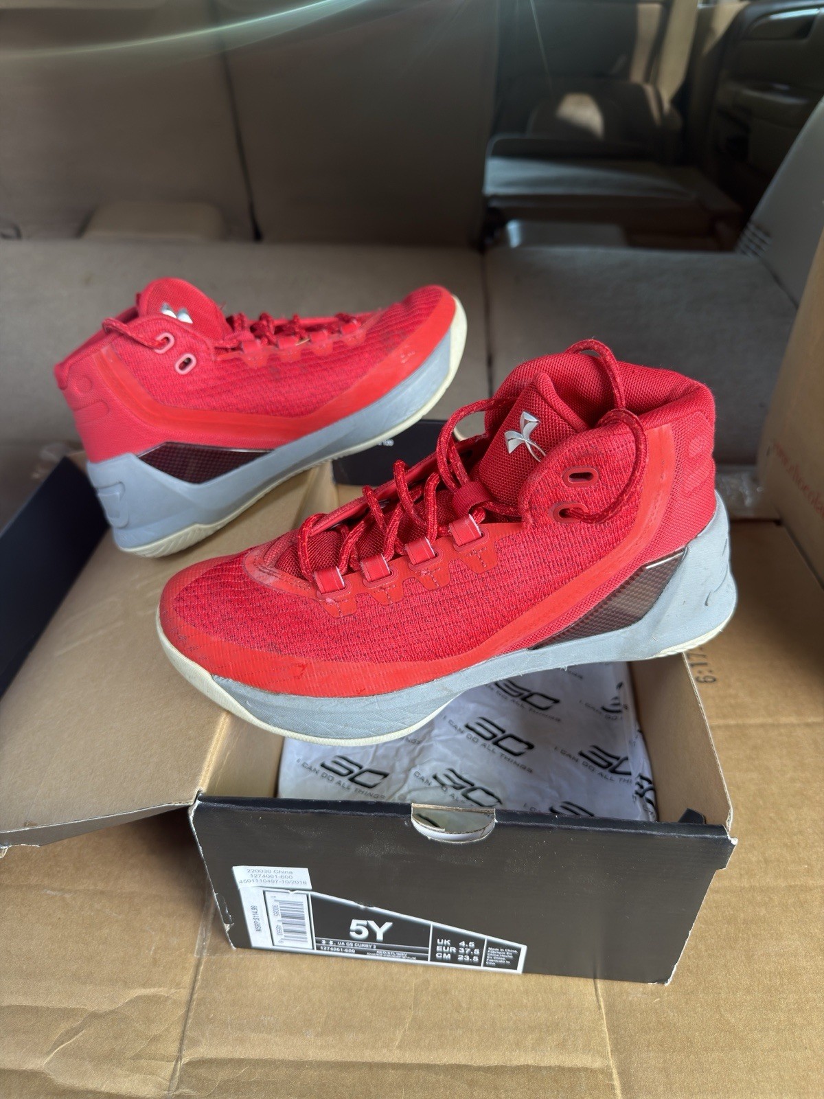 Under Armour Boys Mid Top Basketball Sneakers Red/Gray Lace Up US 5Y Curry