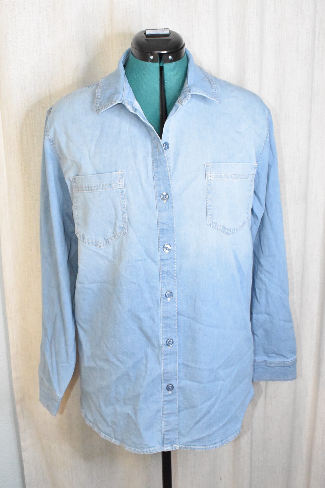 Martha Stewart Women’s Top Sz M Signature Button-Front Indigo Denim Blue A685852