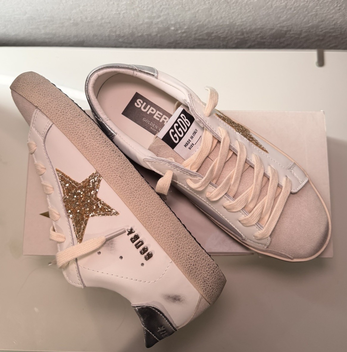 Golden Goose Super-Star White Low Top Lace-Up Sneakers Gold Glitter Star