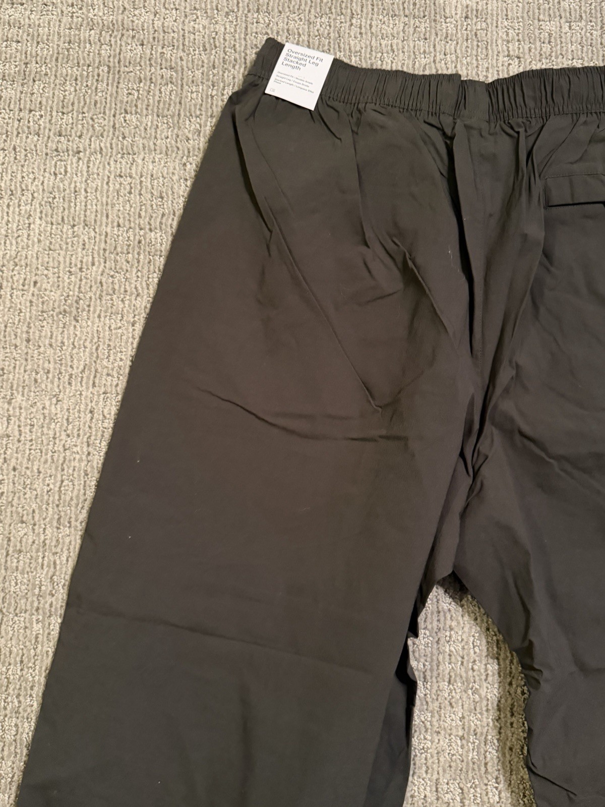Size Large – Men’s Nike Tech Woven Oversized Pant Olive Green Sequoia HM7158-356
