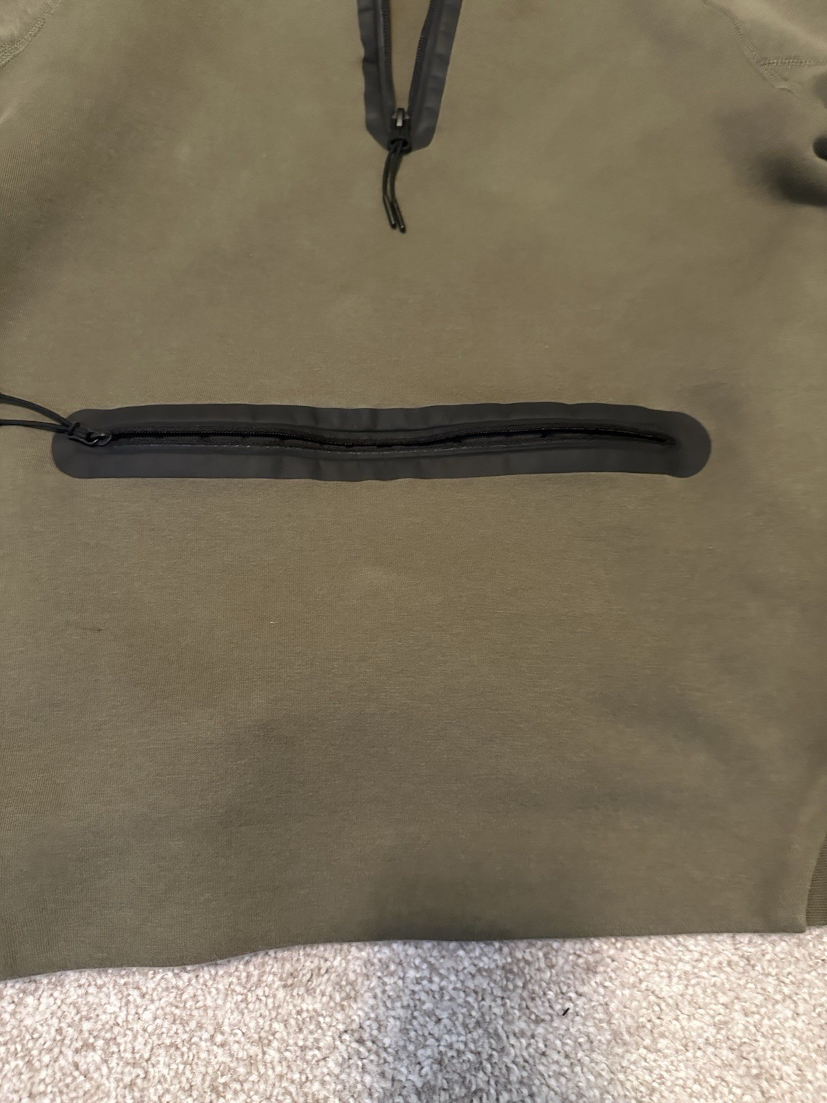 Size M Medium – Nike Sportswear Tech Fleece Half Zip- Olive Green