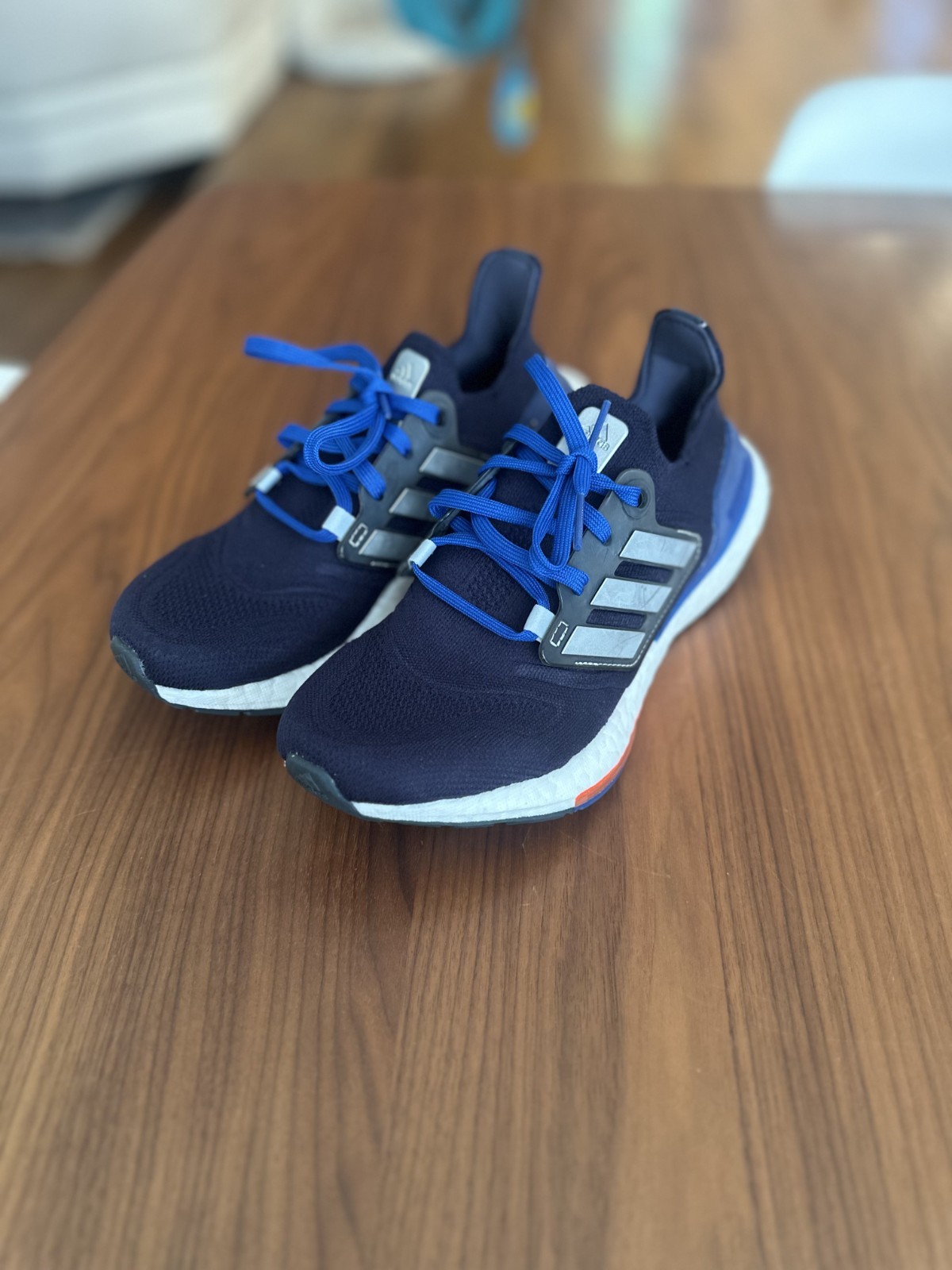 Adidas Ultraboost – Navy Blue Running Shoes – Mens Size 5.5 (Womens 7)