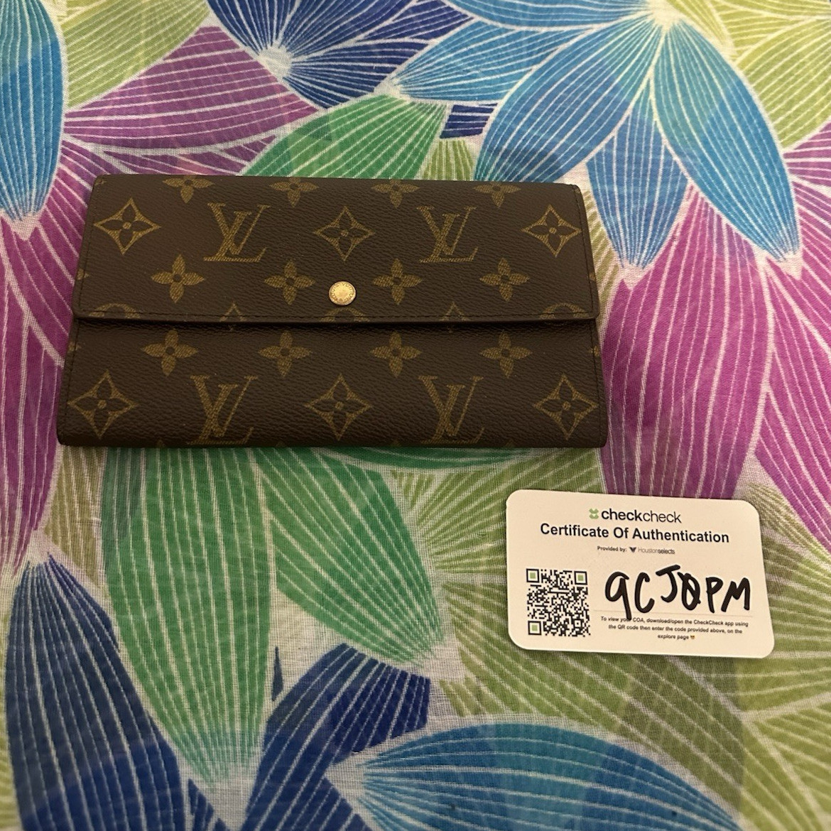 Louis Vuitton Women’s Folding Wallet, Brown Monogram Logo, Credit Card Slots