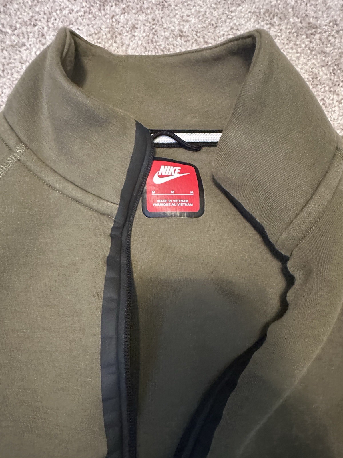 Size M Medium – Nike Sportswear Tech Fleece Half Zip- Olive Green