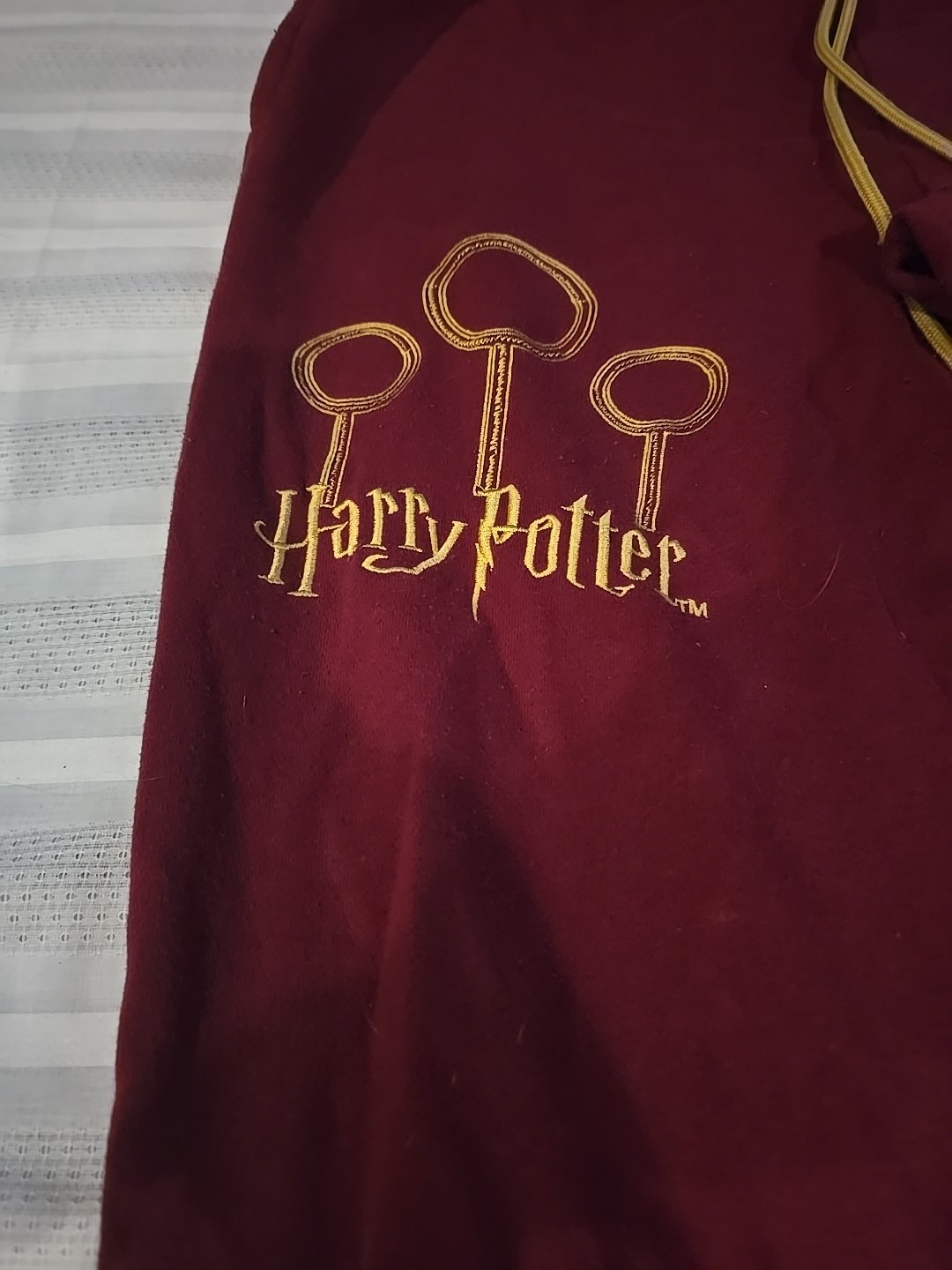 Harry Potter Gryffindor Quidditch Seeker Woman’s M 2 Piece Hoodie/Sweatpant