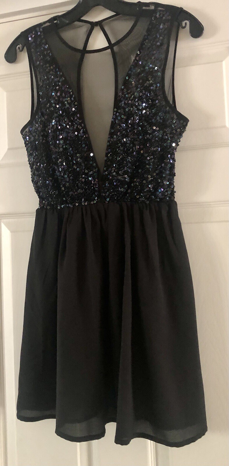 NWOT Forever 21 Vintage Old Money Mob Wife Glam Sequin Plunge Front/Back Size S
