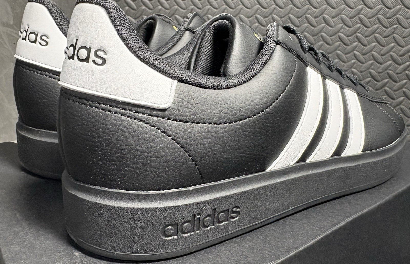 adidas GRAND COURT 2.0 MENs Size 10 NEW in Box/tag FREESHIP JR0546