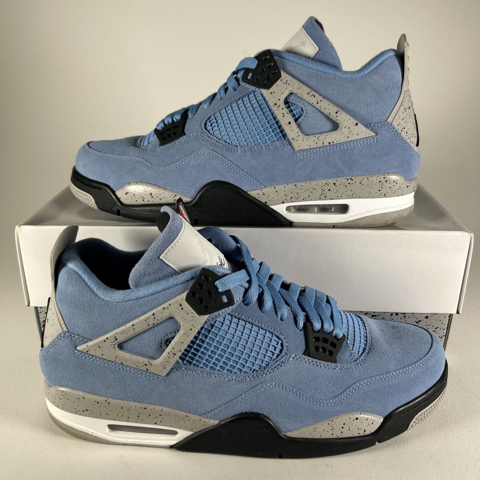 Size 13 – Jordan 4 Retro Mid University Blue