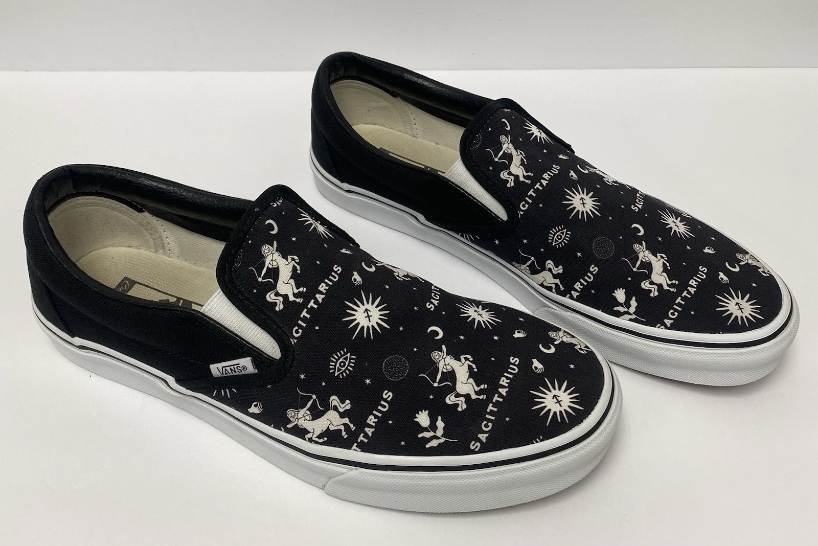 VANS M 11 Customs Slip On Shoes Black White Sagittarius Print Excellent A++