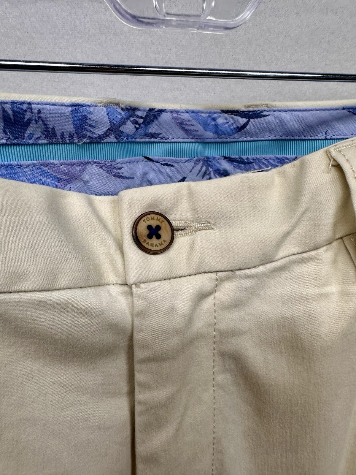 Tommy Bahama Light Beige Men’s Chino Pants 32 x 30 Stretch Flat Front