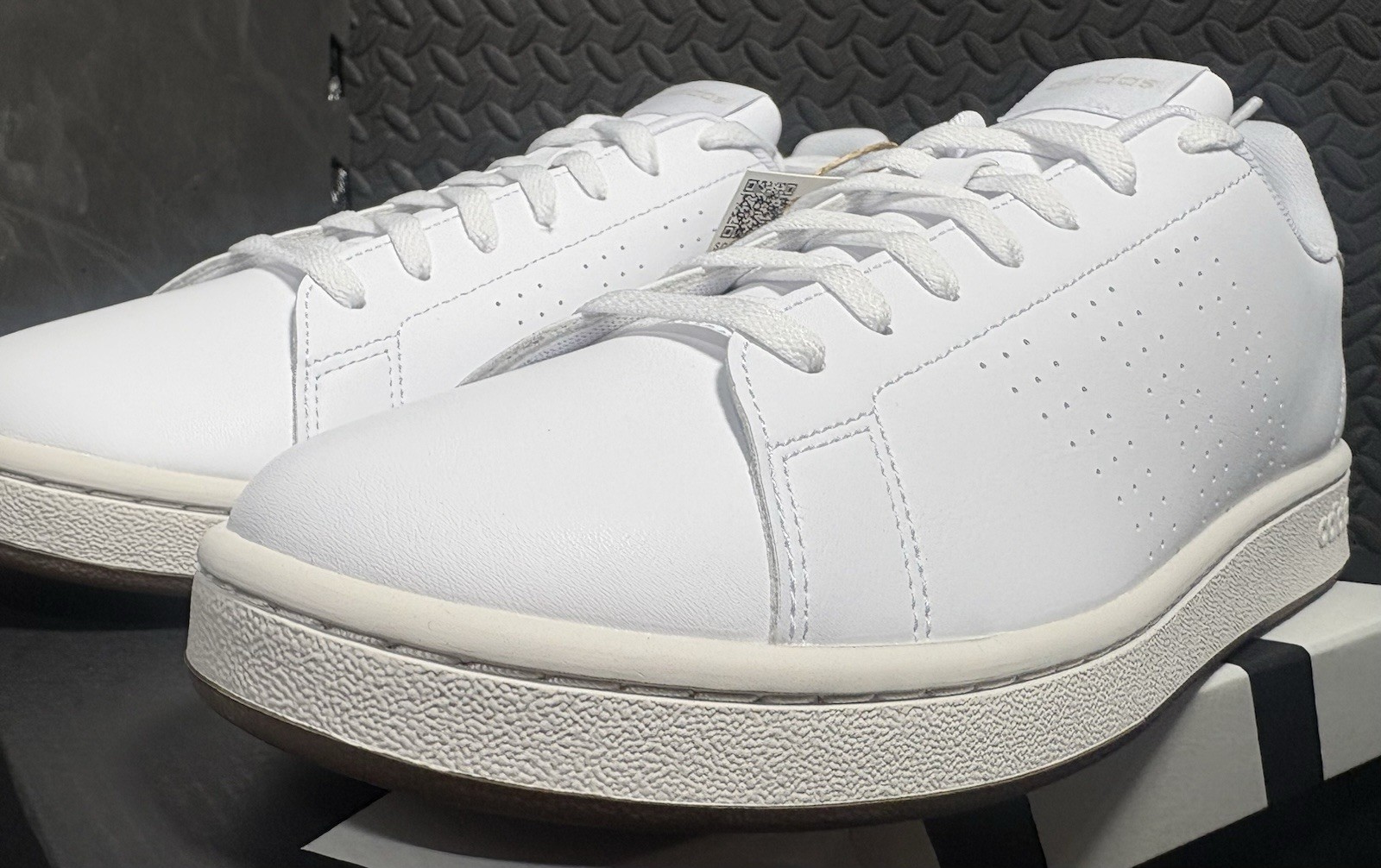 Adidas ADVANTAGE Mens Size 9 NEW w Box/tag FREESHIP GW5537