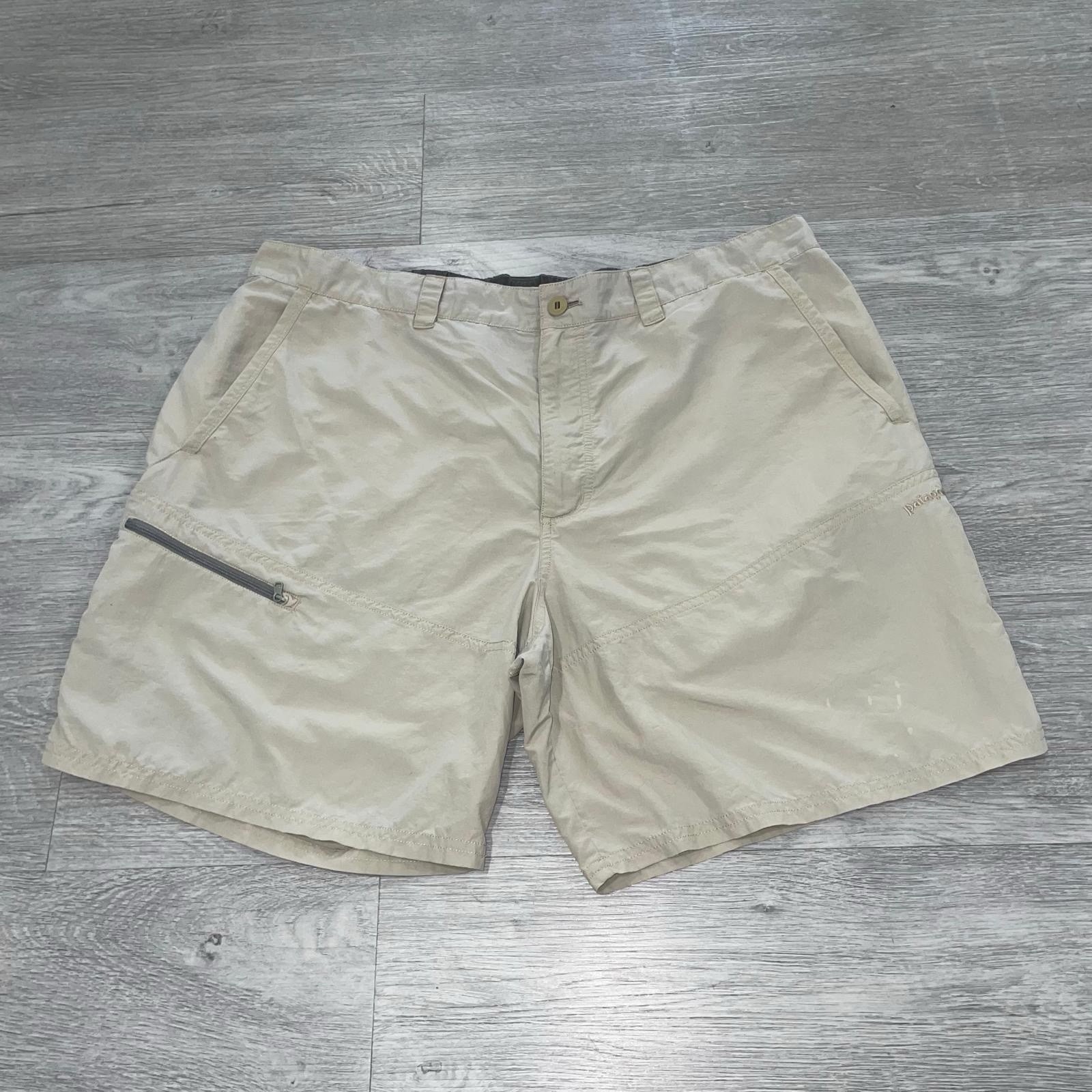 Patagonia Shorts Men’s XXL Sandy Cay 8” Utility Cargo Zip Pocket Hybrid Outdoor