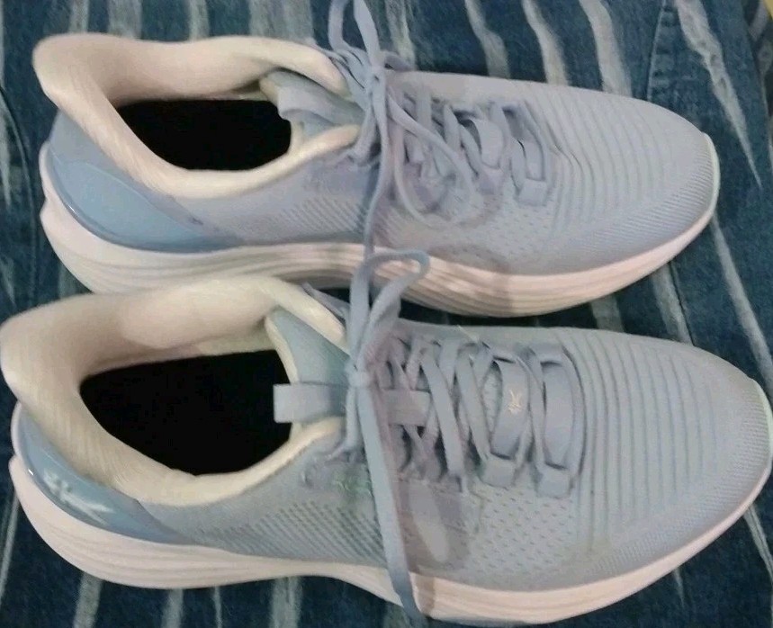 Kuru Atom 2 Women’s 9 M Mist Blue Bright White Walking Running Sneakers