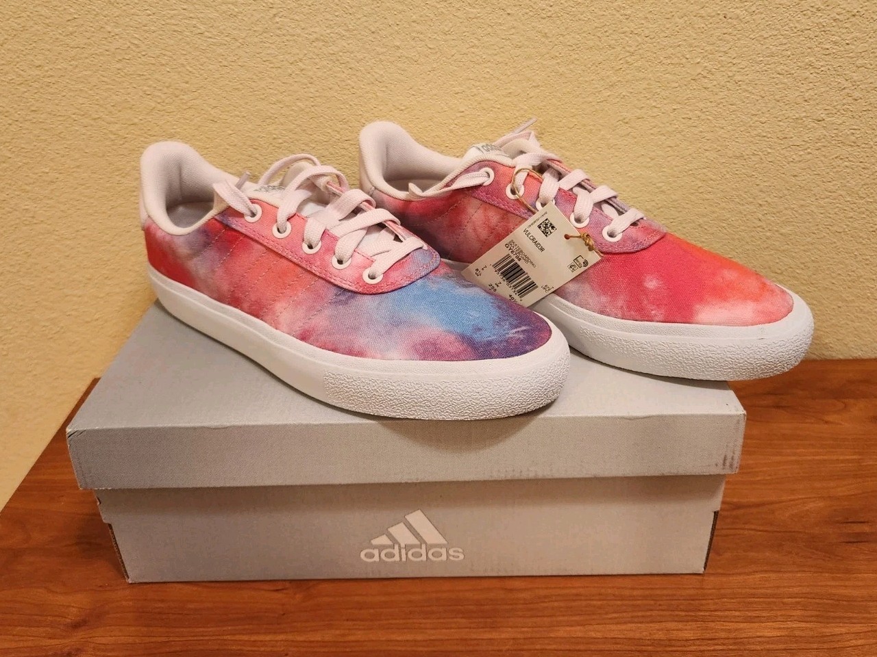 adidas Vulcraid3r GY6708 Womens Size 8 1/2 Skateboard Shoes Pink Tie Dye NEW