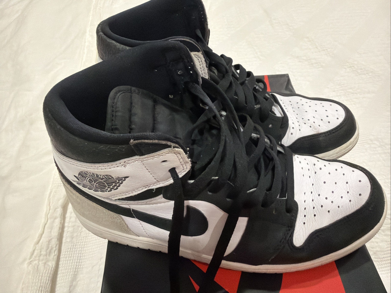 Air Jordan Retro 1 Coral Size 10 Used With Box