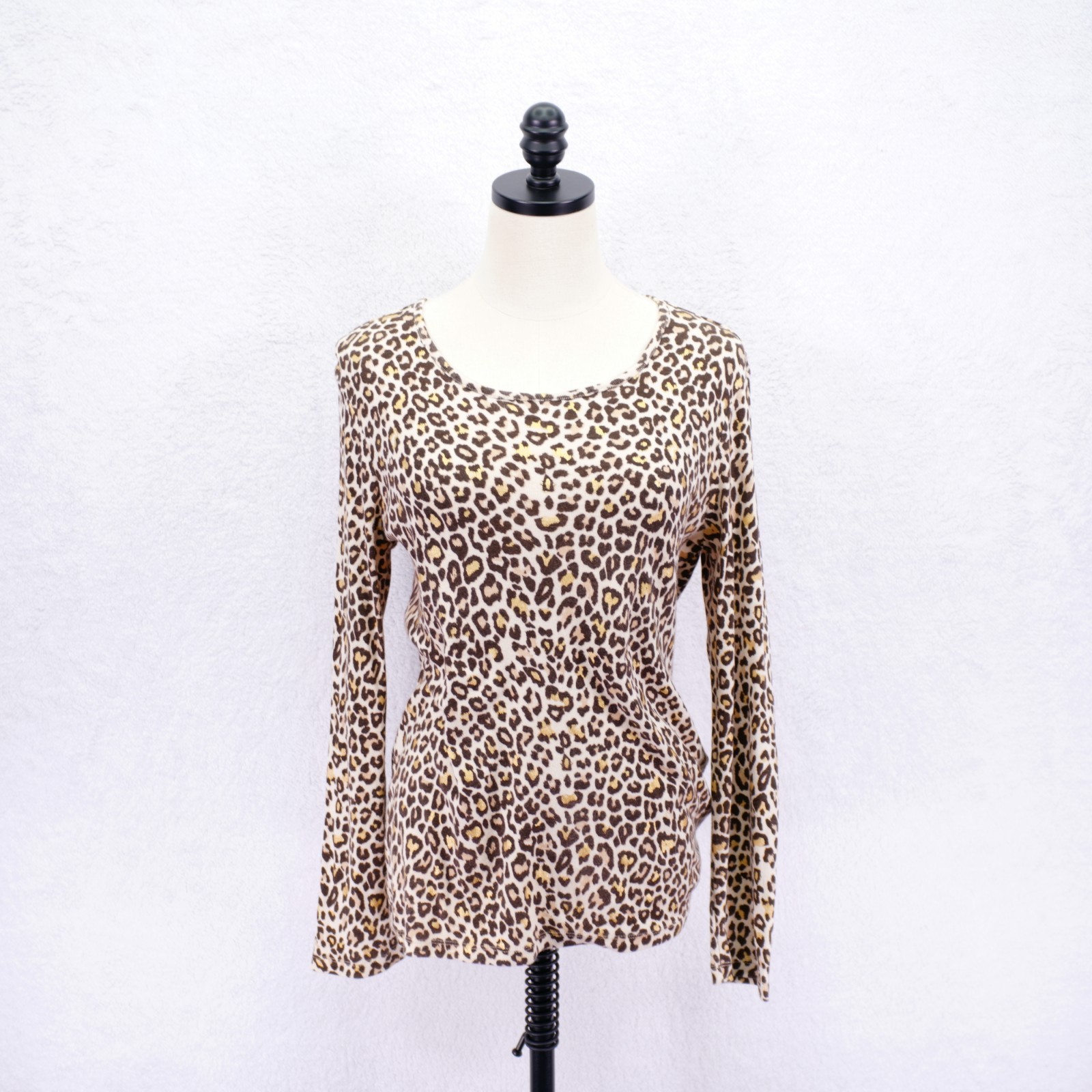 White Stag -Medium 8-10- Blouse Cotton Leopard Print Long Sleeve Top Round Neck