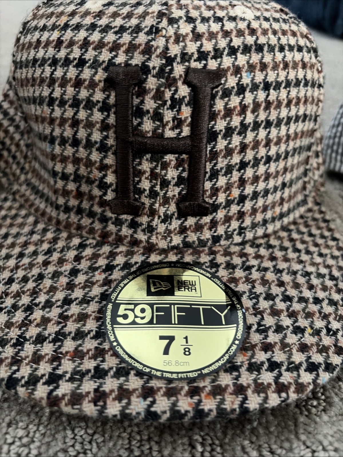 MUST BUY NEW ERA BUNDLE OF HATS. 3 HUFS and 1 UNDEFEATED. Size: 7 1/4.