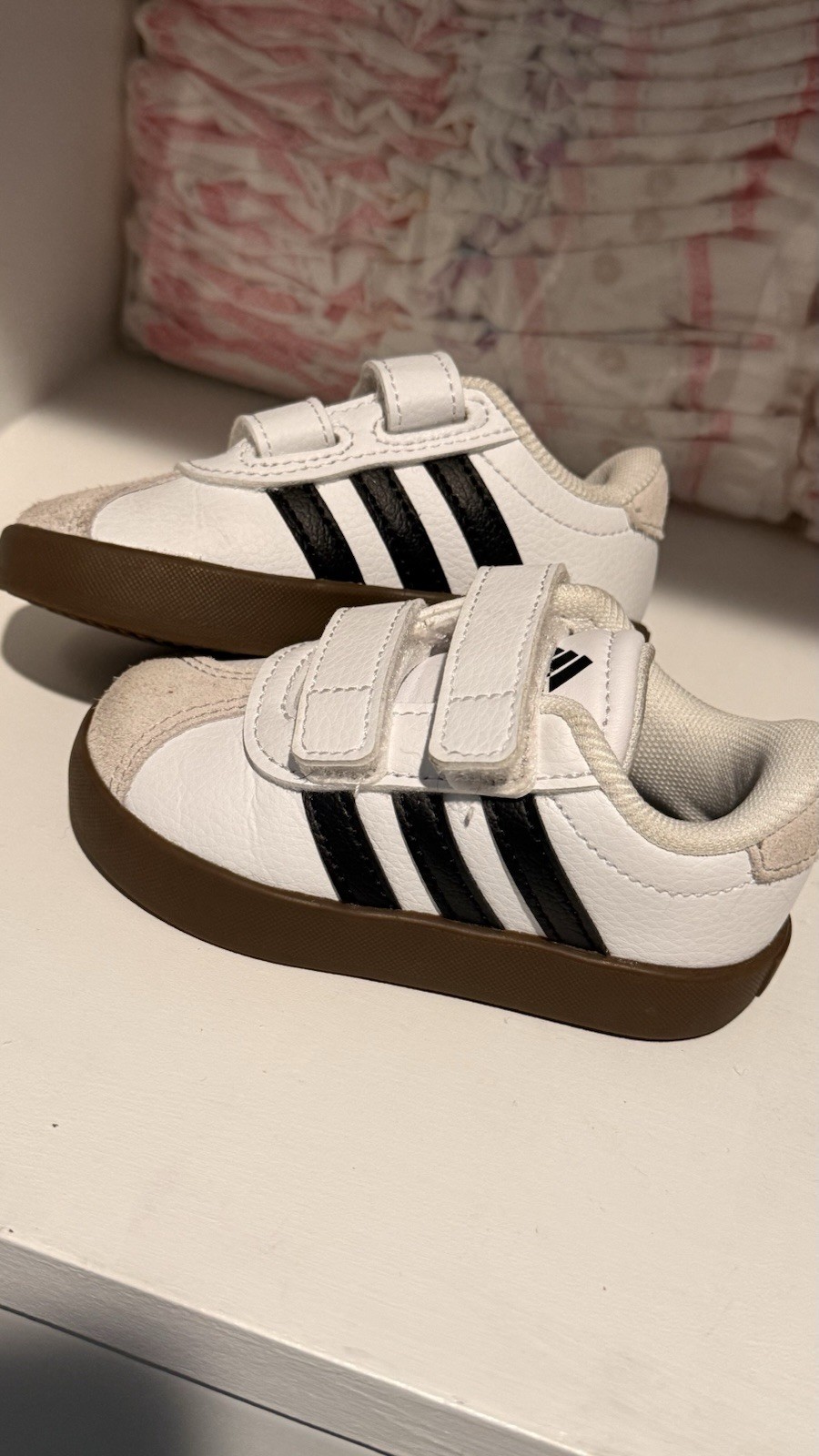 adidas Unisex Baby Toddler Sneaker US 5 White/Black Hook & Loop Low Top