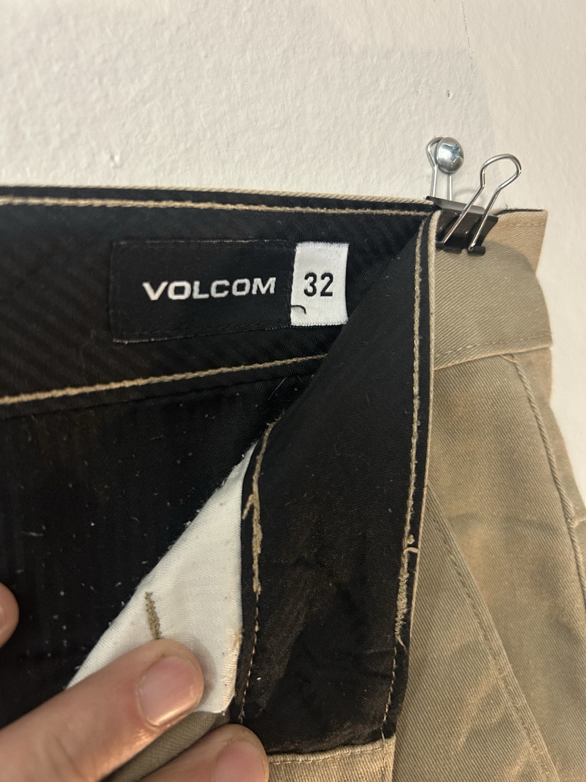 Volcom Mens 32 Khaki Chino Pants Tan Straight Fit Casual Skate Cotton Beige