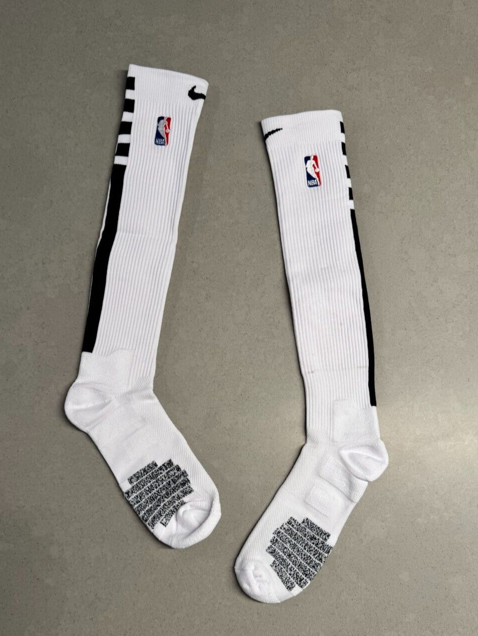 Nike NBA Authentics – White & Black – Knee Highs/Scrunchies