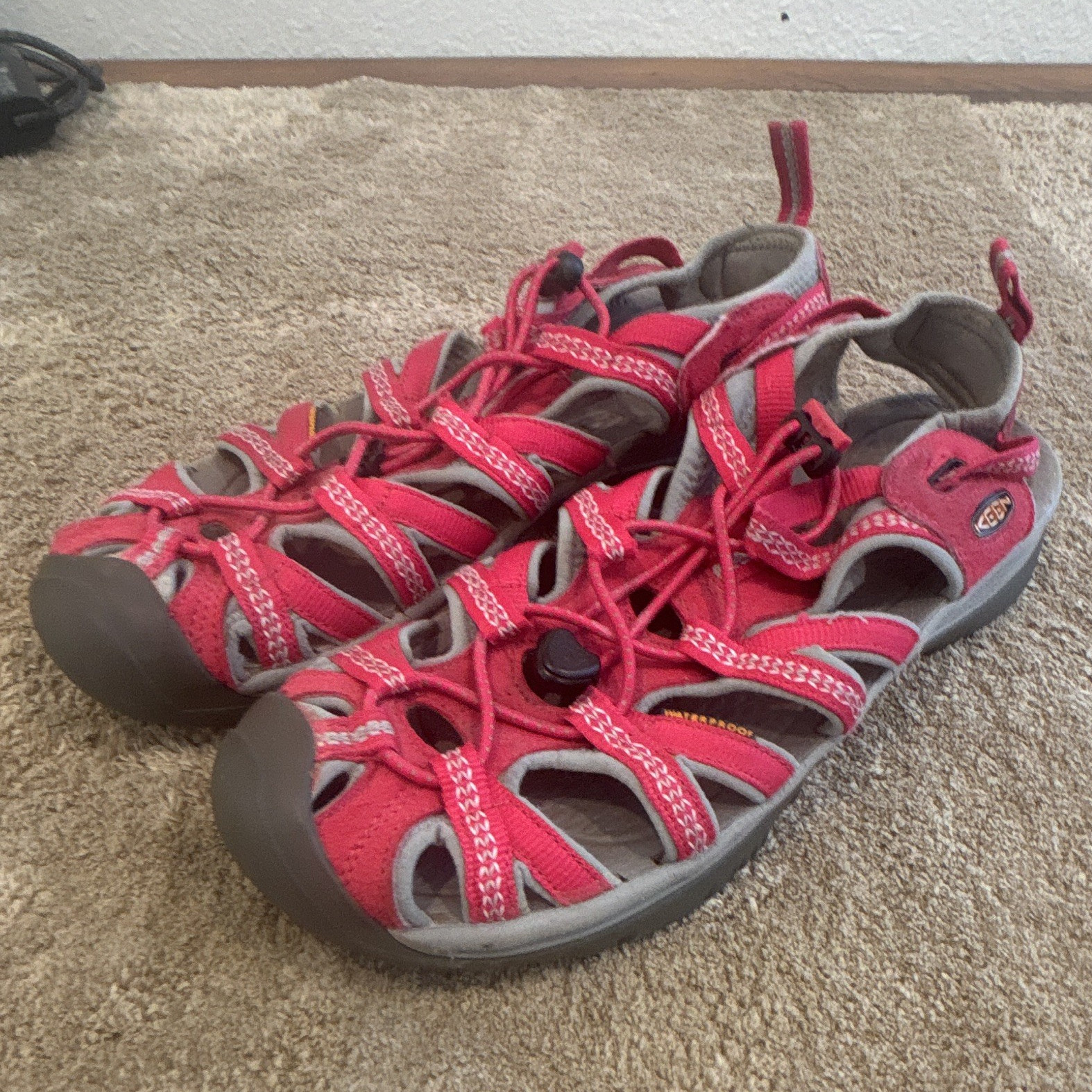 KEEN Womens 7.5 Closed-Toe Strappy Lace-Up Sandals Pink Gray Synthetic