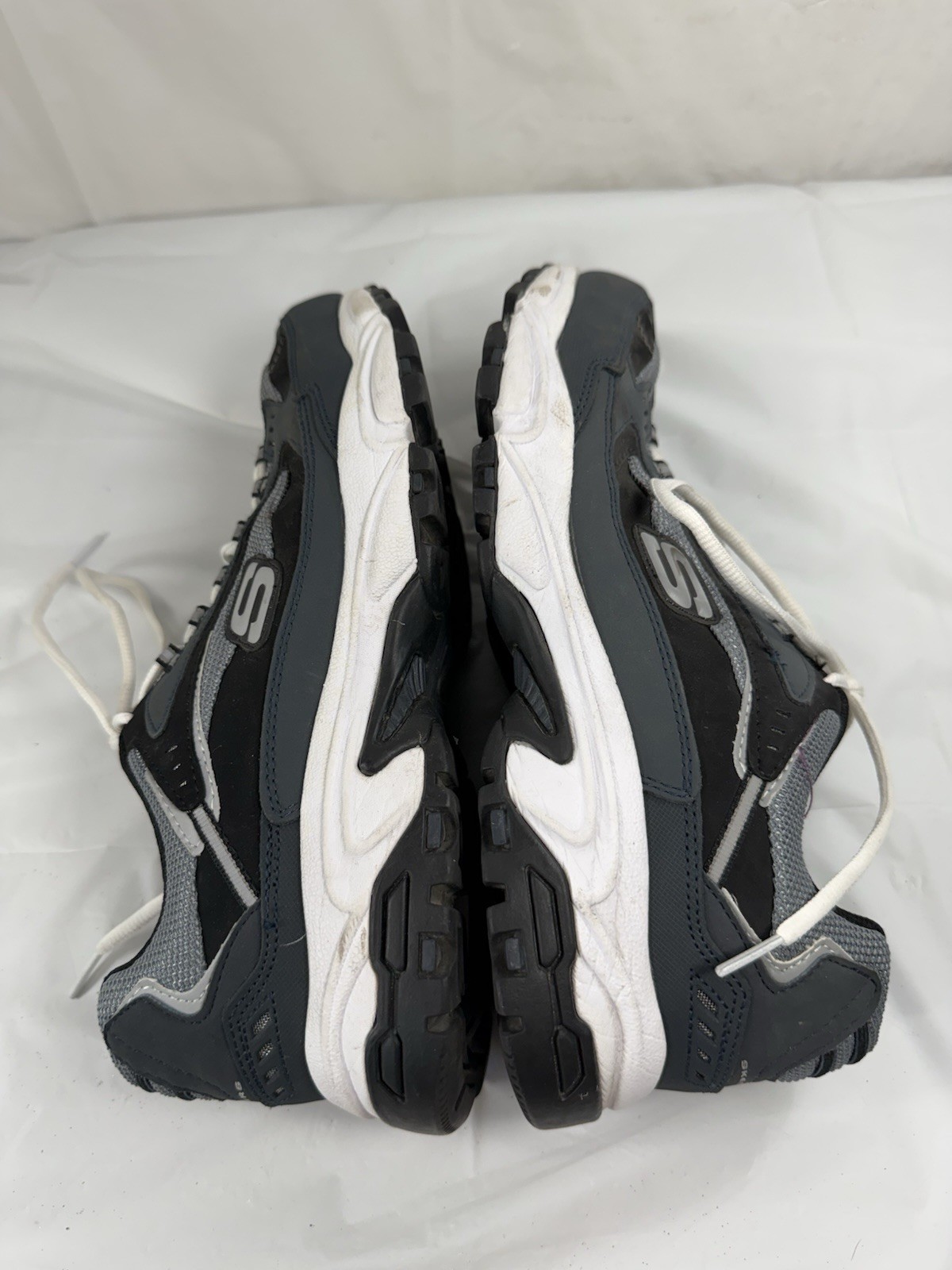 Skechers Stamina Nuovo Men Leather Walking Casual Sporty Sneakers Shoes 10