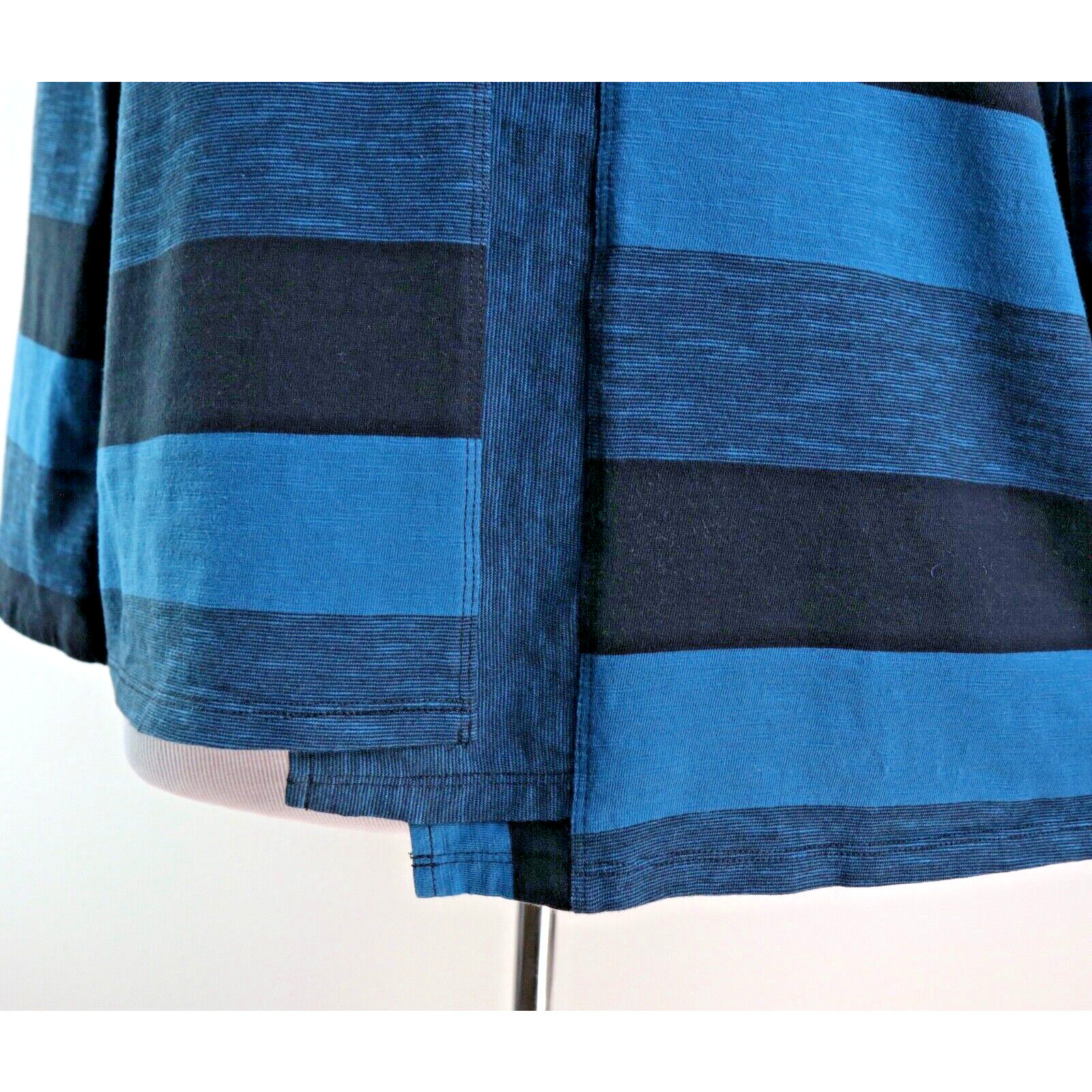 Habitat Size M Stripe Asymmetrical Hem Tee Jersey Blue Black