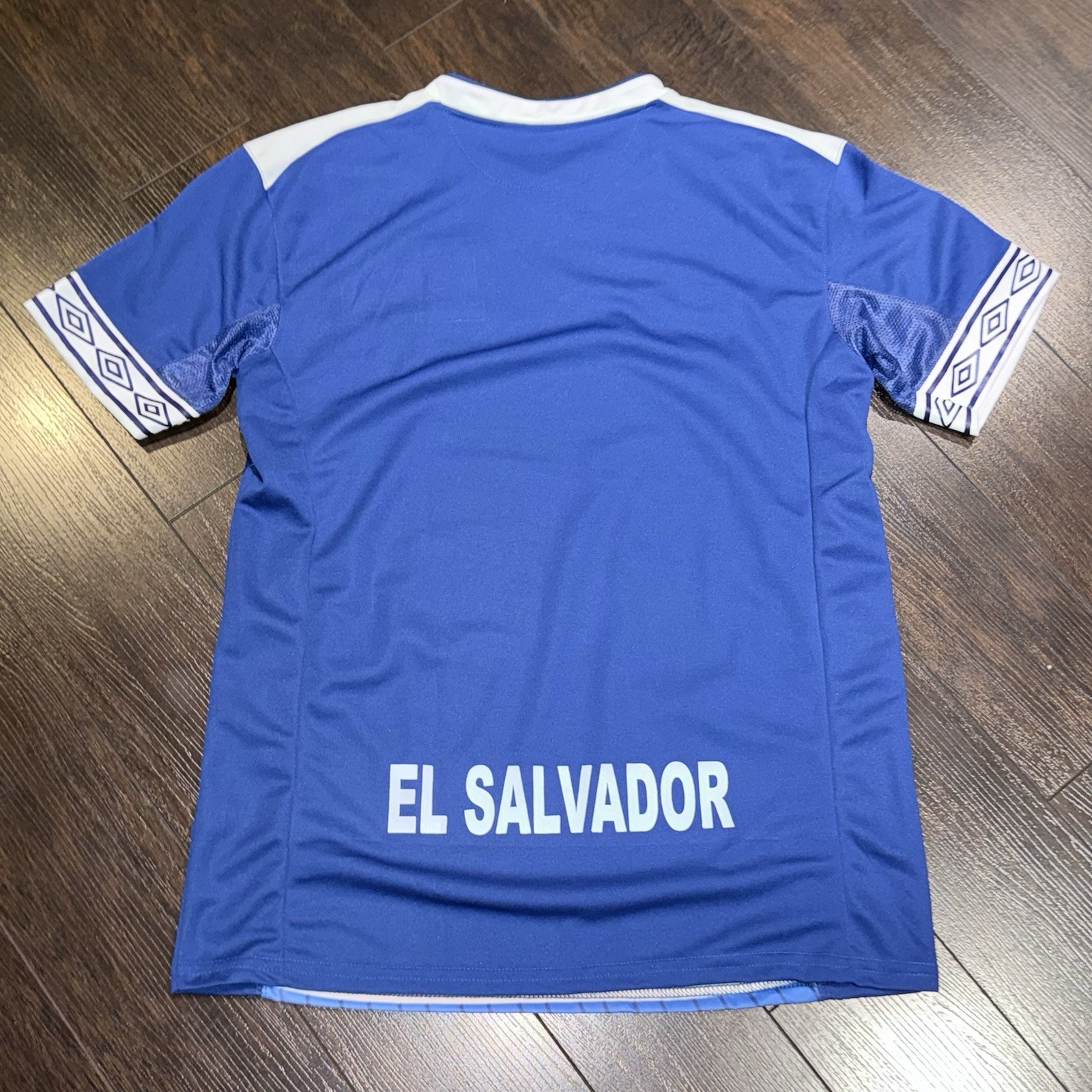 El Salvador National Team Football Jersey Men’s Size L Slim Fit Blue Fan Jersey
