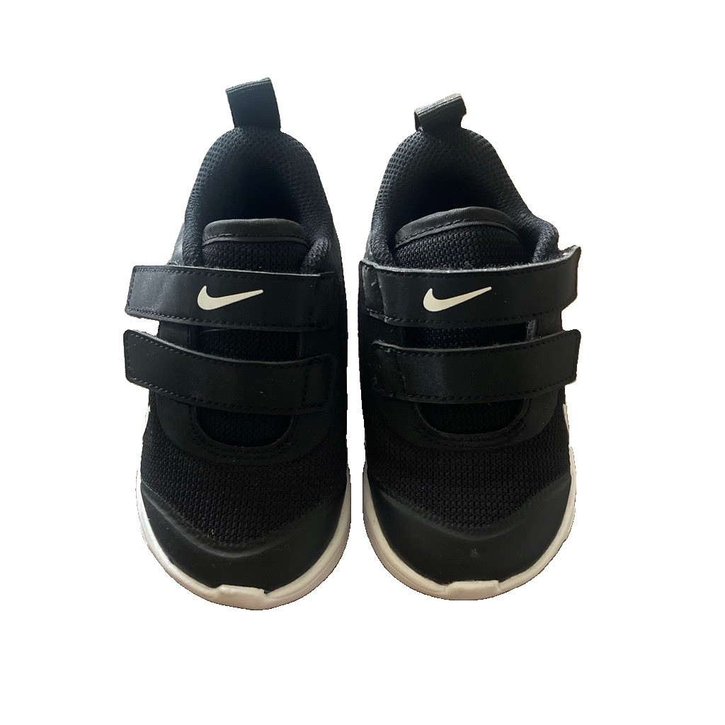 Nike Flex Runner 2 Kids Sneaker Black/White 6C Hook & Loop DM9028-002