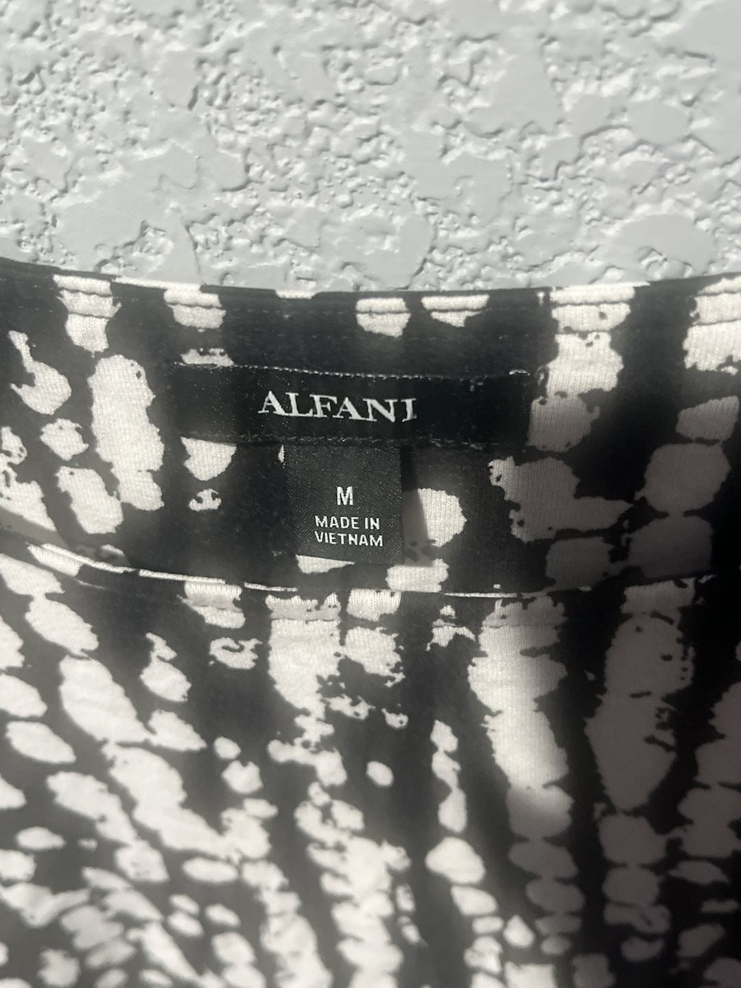 Alfani Black and White Abstract Print Short Sleeve Top Size M
