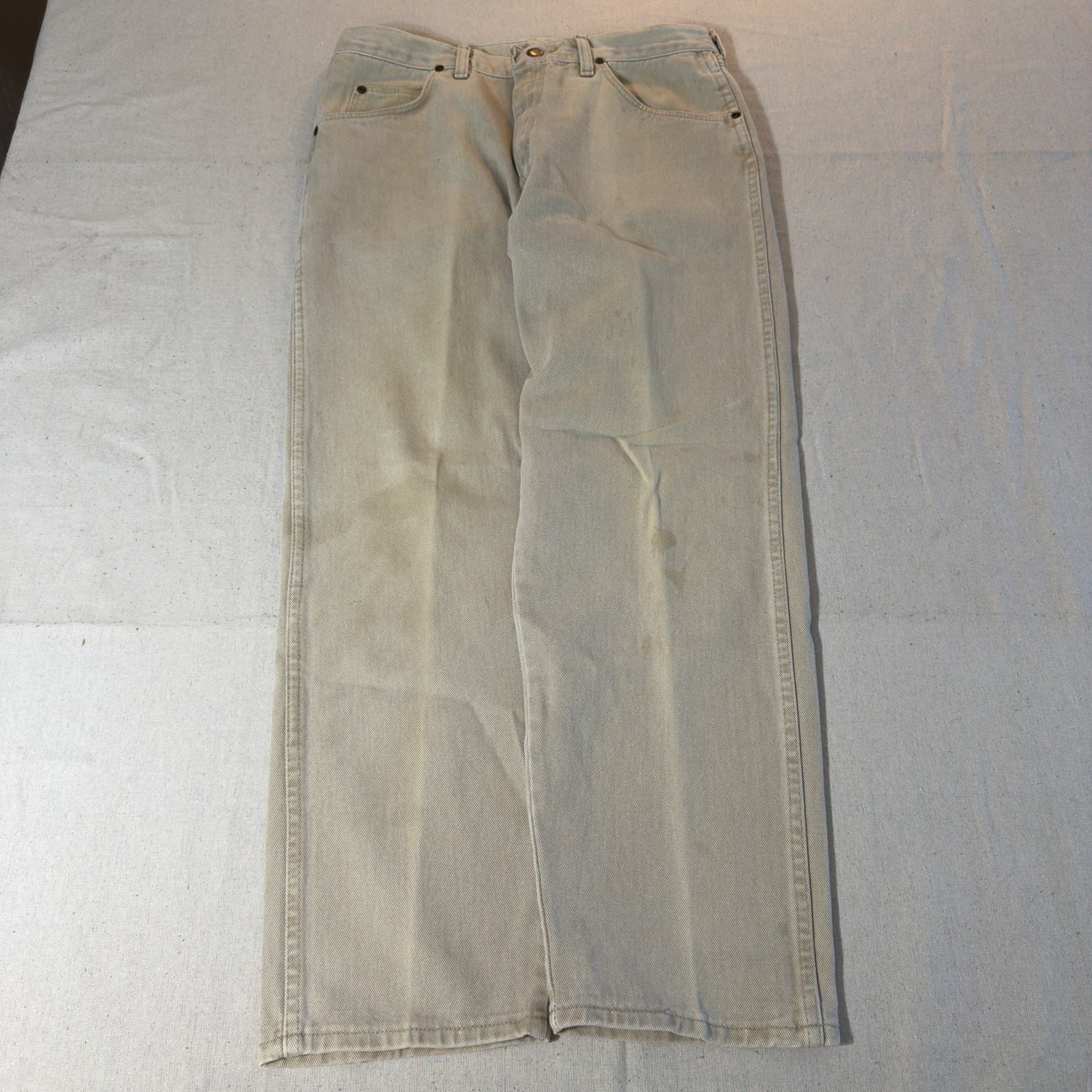 Wrangler Authentic Jeans Men’s Regular Fit Straight Leg Beige Denim Light Wash