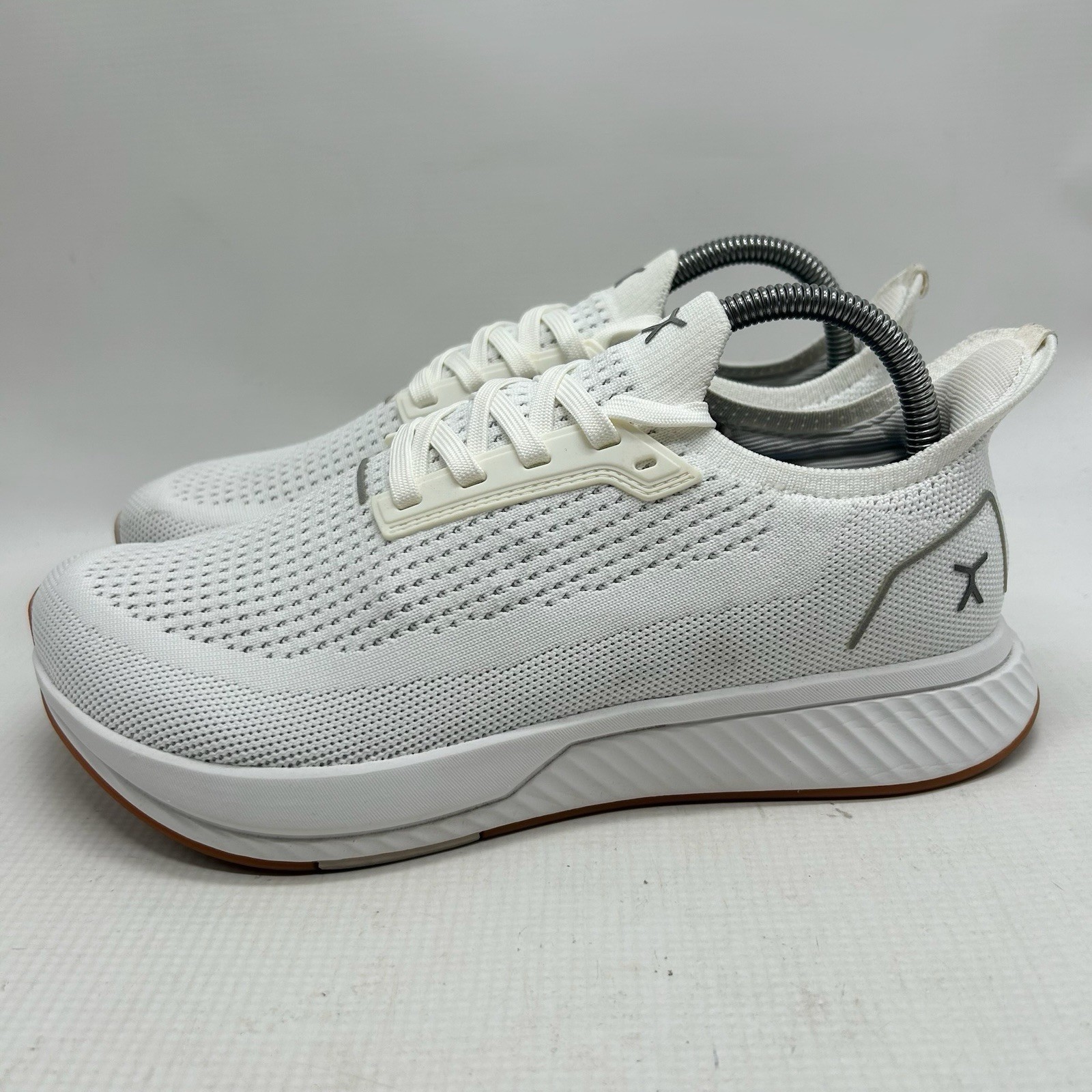 Flux Adapt Runner White Gum Mens Size 7.5 Women’s Size 9 US Athletic Knit Shoes