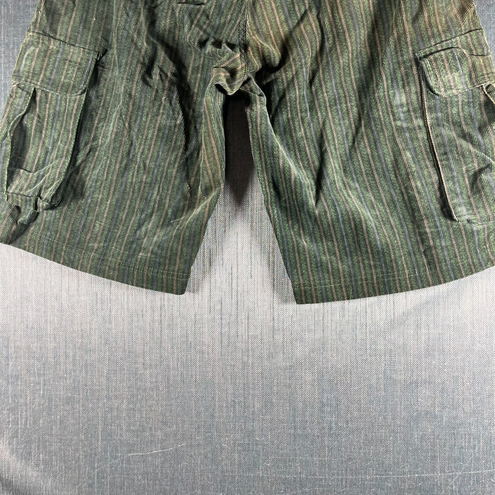 Black Diamond Star Men’s Shorts Size 34 Green Striped Pockets Cargo Cotton