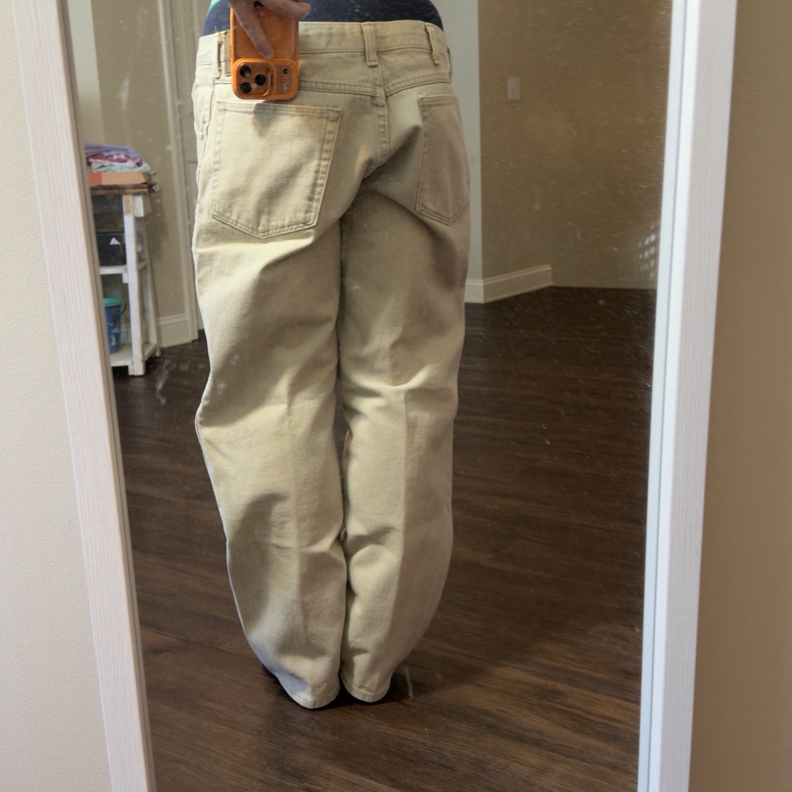 Wrangler Authentic Jeans Men’s Regular Fit Straight Leg Beige Denim Light Wash