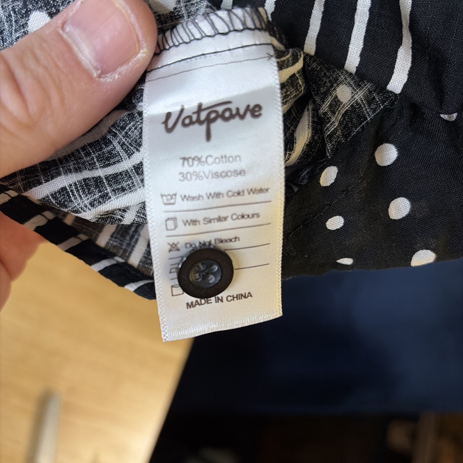 VATPAVE – Button Down Shirt – Black & White – Size Large NWT