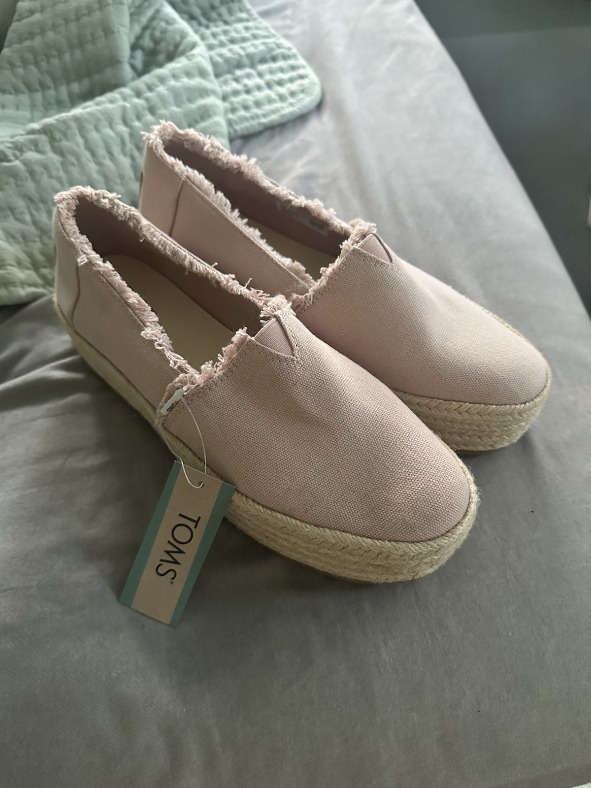 TOMS Women’s Pink Canvas Espadrille Slip-On Size 8