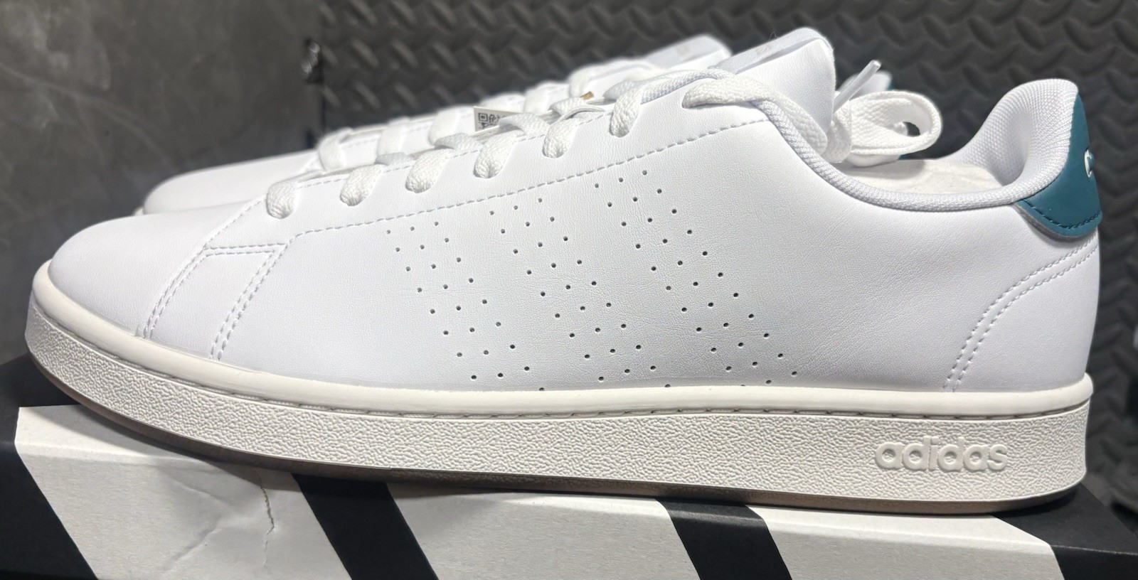 Adidas ADVANTAGE Mens Size 9 NEW w Box/tag FREESHIP GW5537