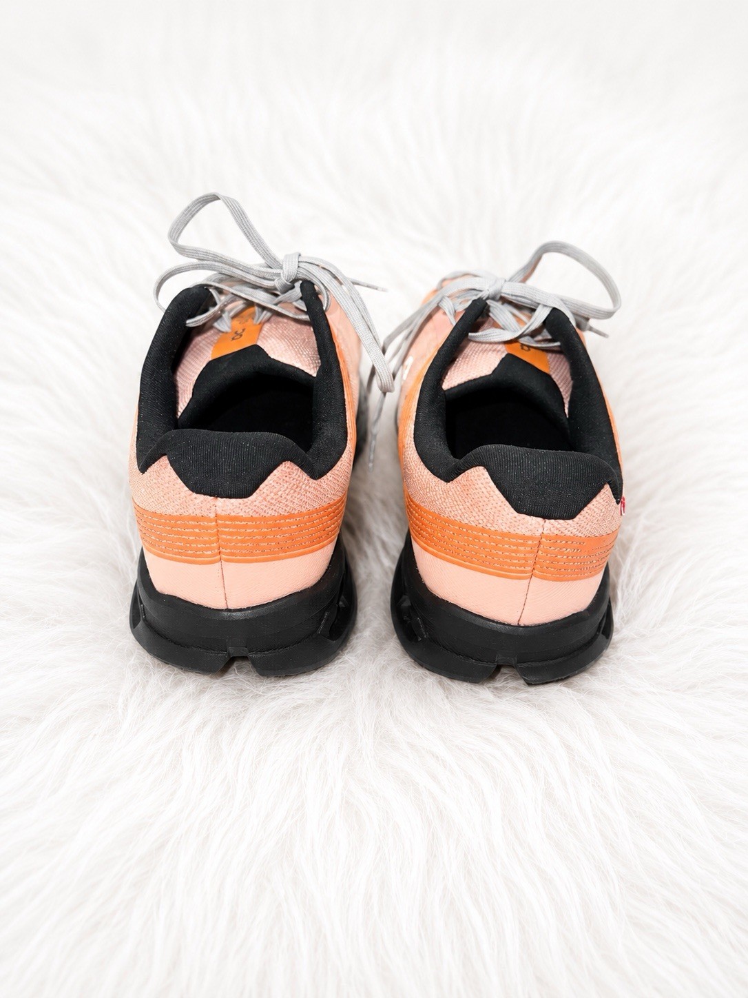 On Cloud Running Shoes Women’s Size 11 Peach Pink Athletic Sneakers CloudTec
