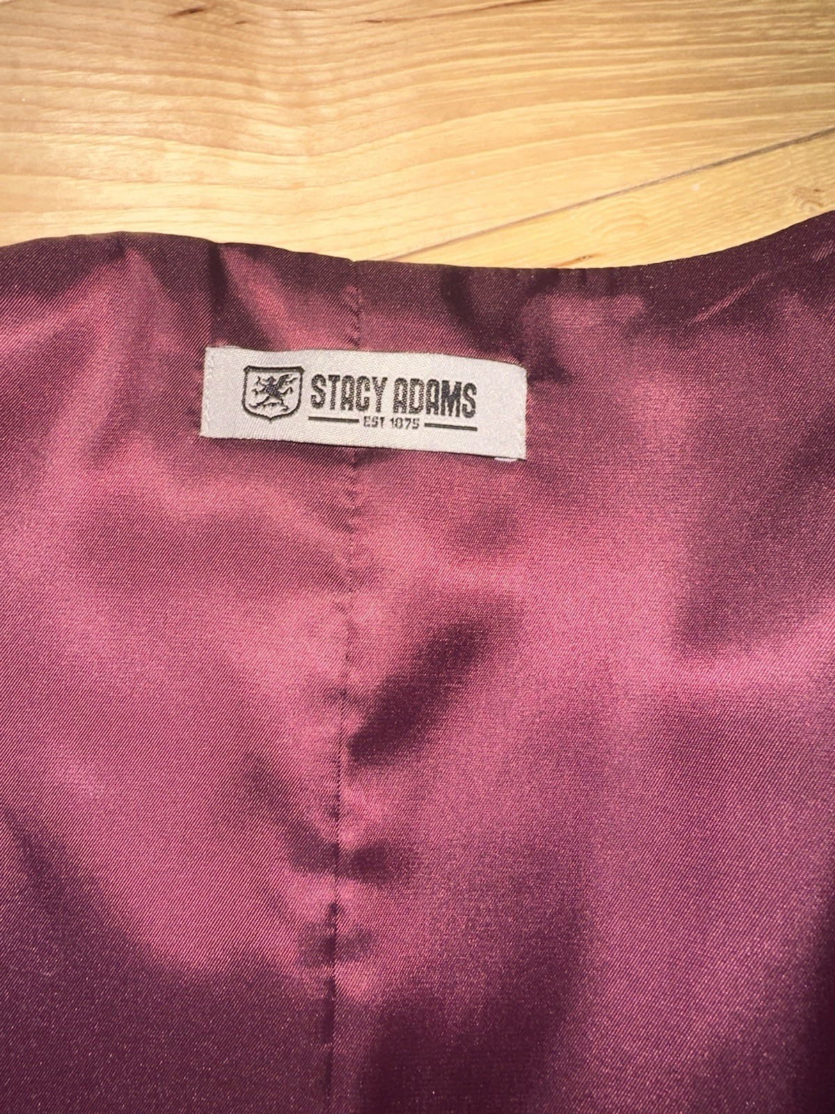 Men’s Burgundy Suit 38R Slim Fit 3 Piece Prom Wedding Formal $395 Retail