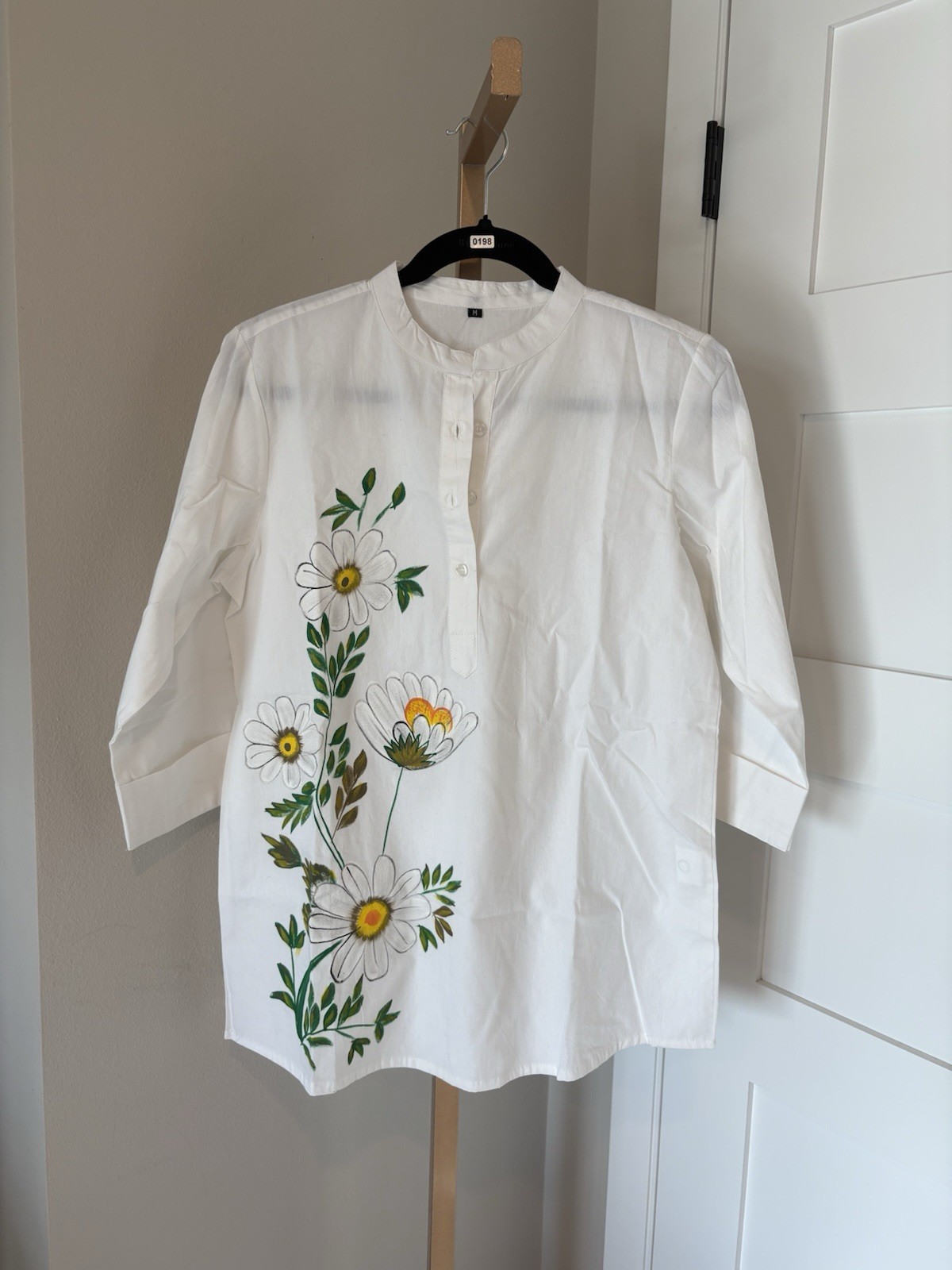 100% Cottton Mandarin Collar Hand Painted Tunic Shirt. Size M. NWOT. MSRP $80