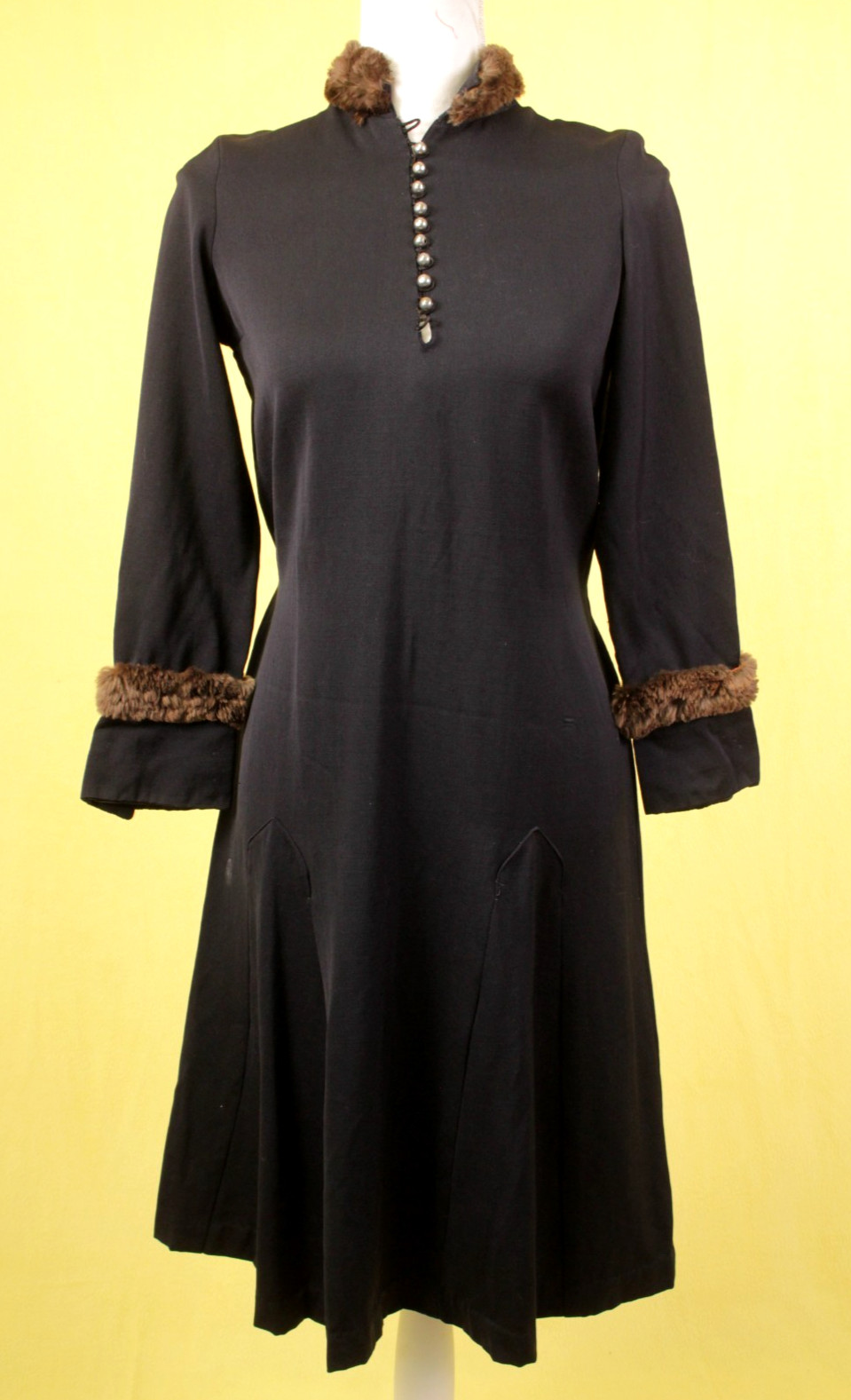 VTG Women’s 20s Black Wool Drop Waist Dress W/ Brown Fur Trim Sz XS/S 1920s