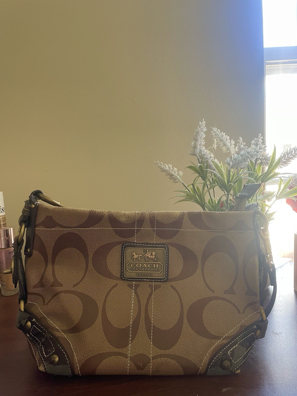 Coach Signature Brown Beige Shoulder Bag Zip Gold Hardware Lined Pockets Med