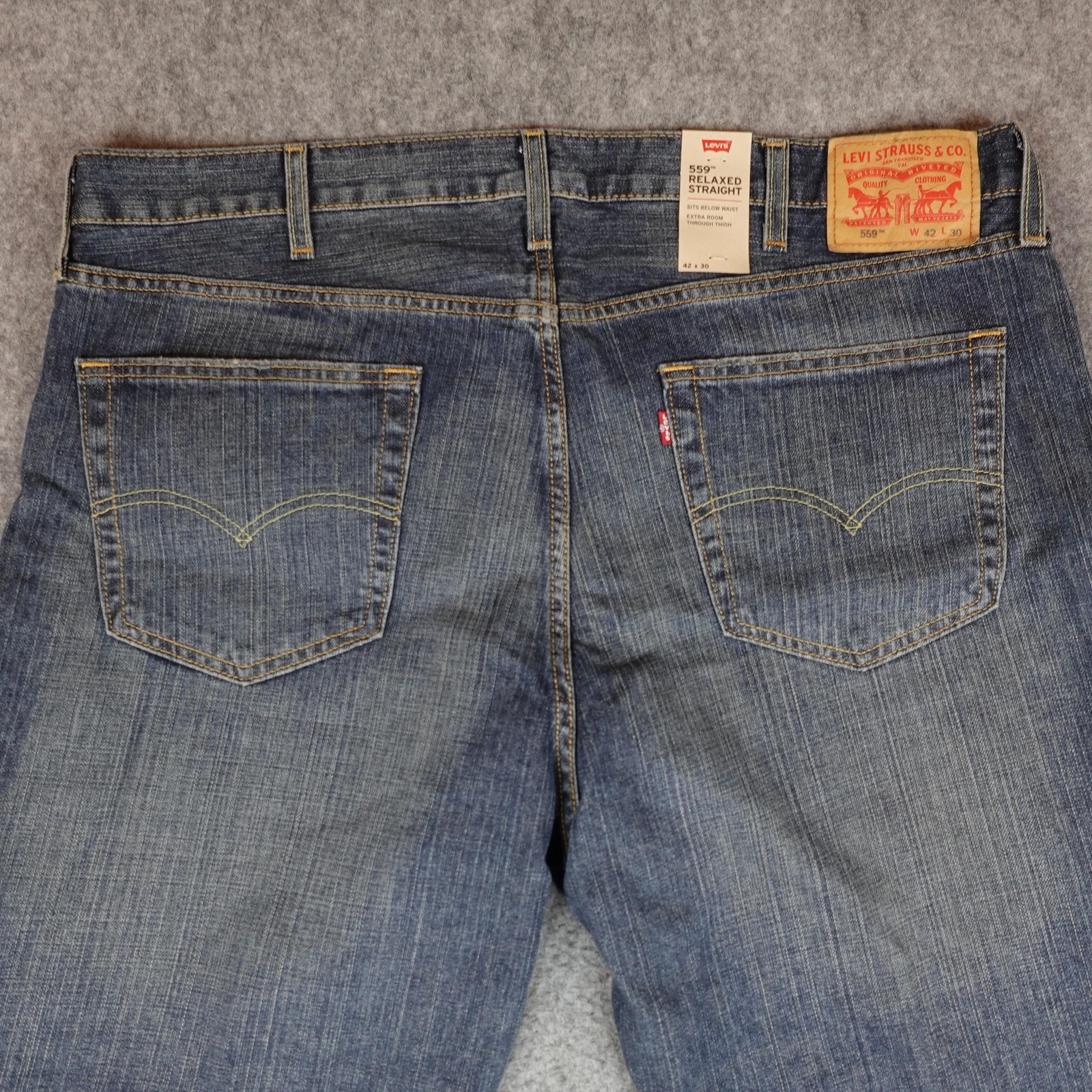 Levis Jeans Mens 42×30 Blue 559 Relaxed Straight Denim Pants Dark Stone Wash NWT