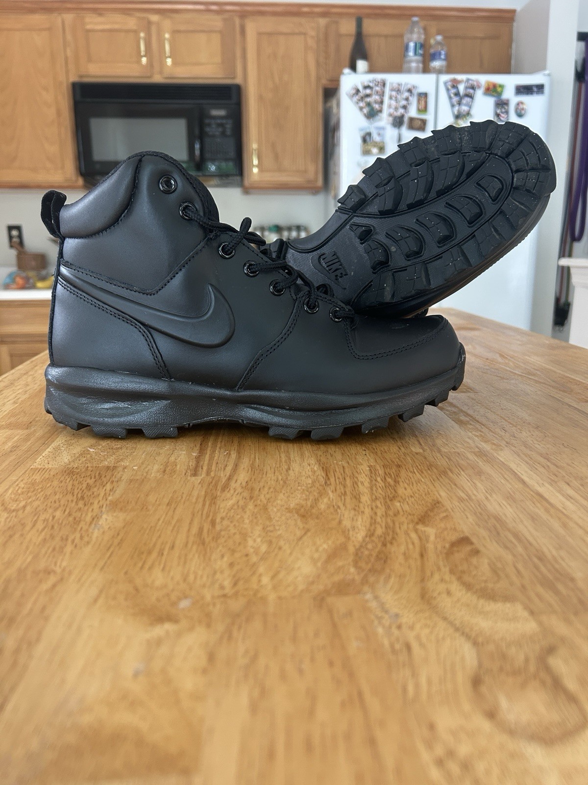 Nike Manoa Boots – men’s 9