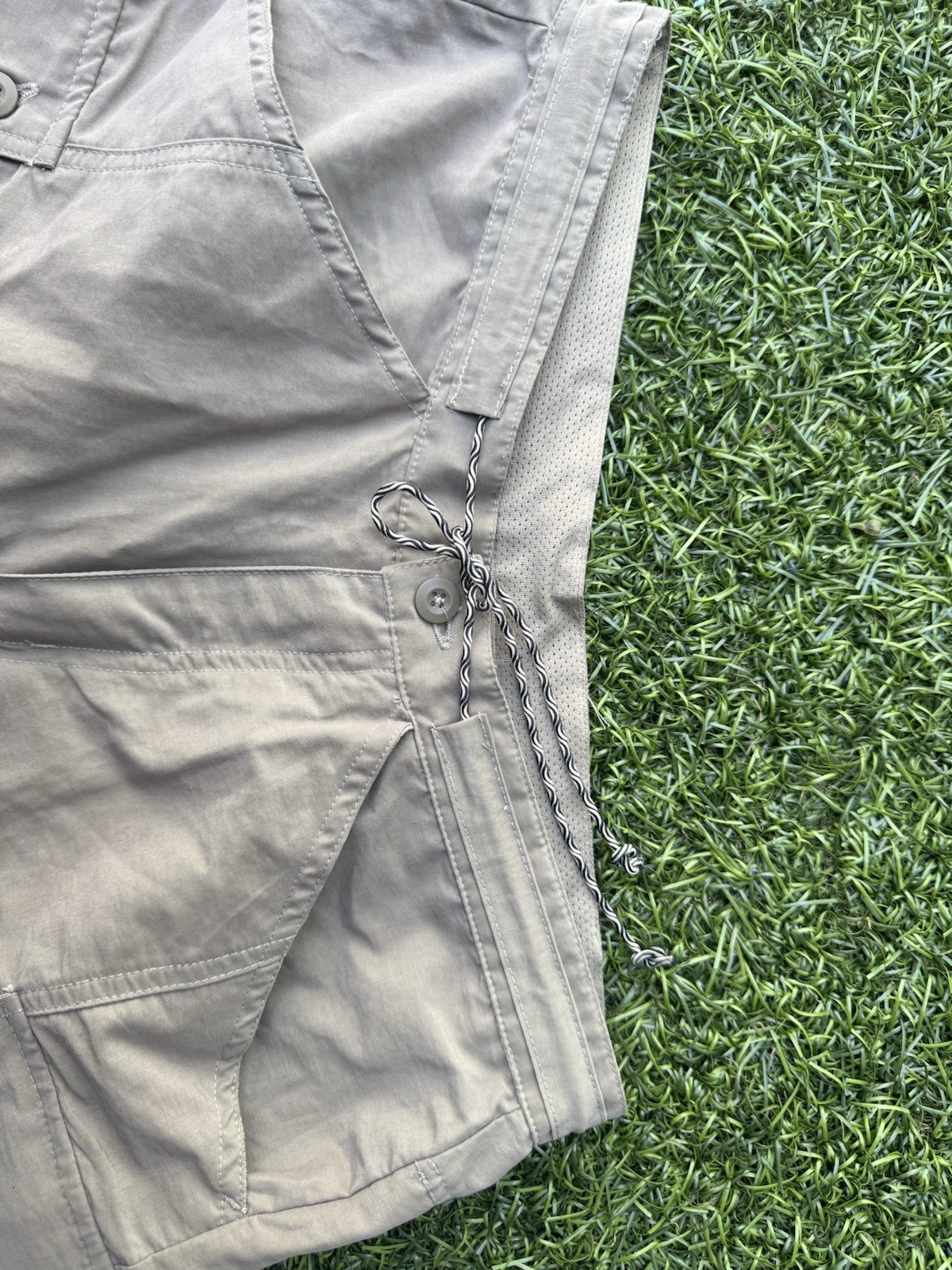 Alpine Design Women’s Khaki Cargo Shorts Size M Hiking Camping Gorpcore Utility